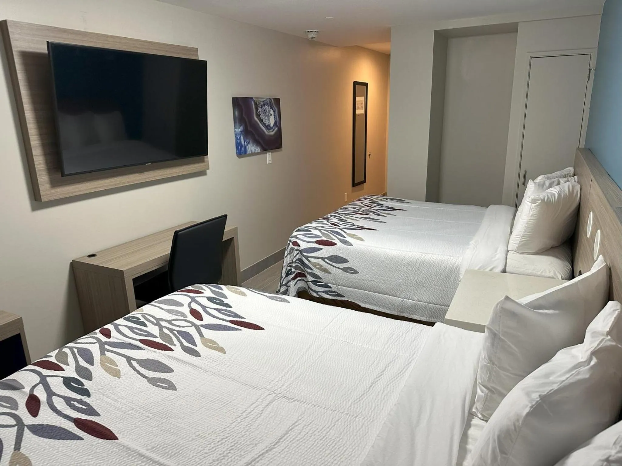 Photo of the whole room, Bed in Red Roof PLUS Brooklyn - Flatbush Ave