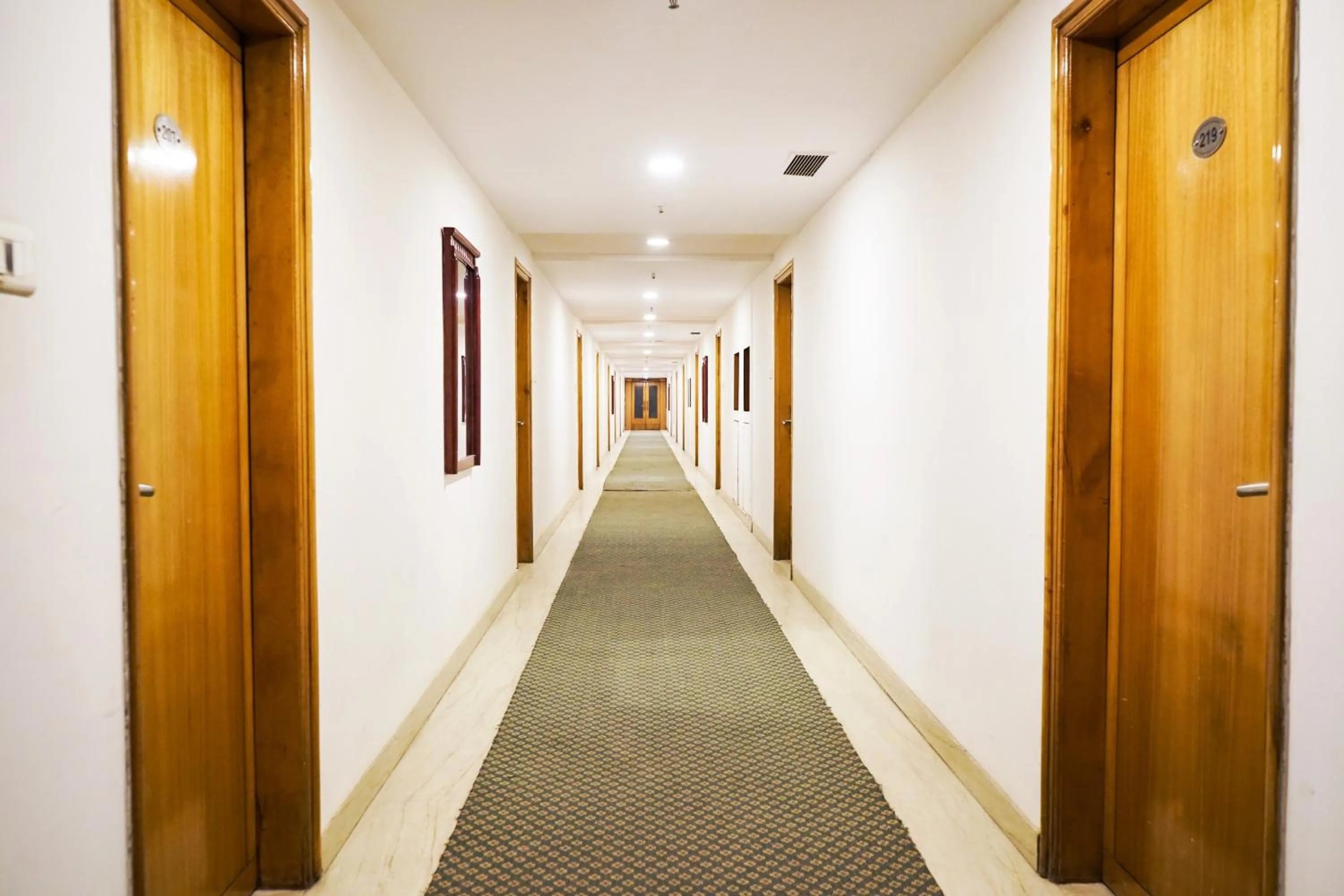 Area and facilities in Hotel Adityaz