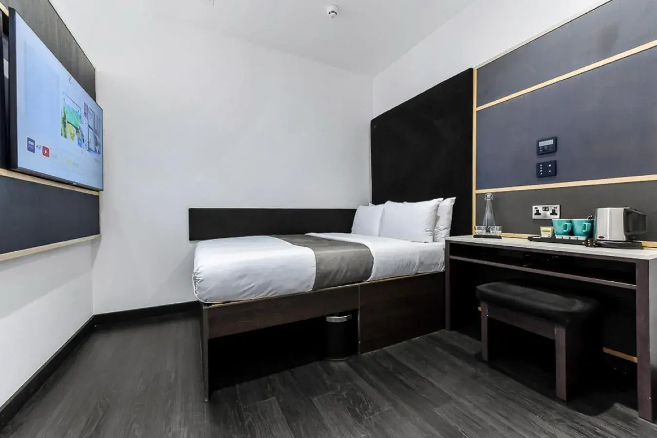 Double Room - Disability Access (Without window) in The Z Hotel Strand Double Room - Disability Access (Without window) in The Z Hotel Strand