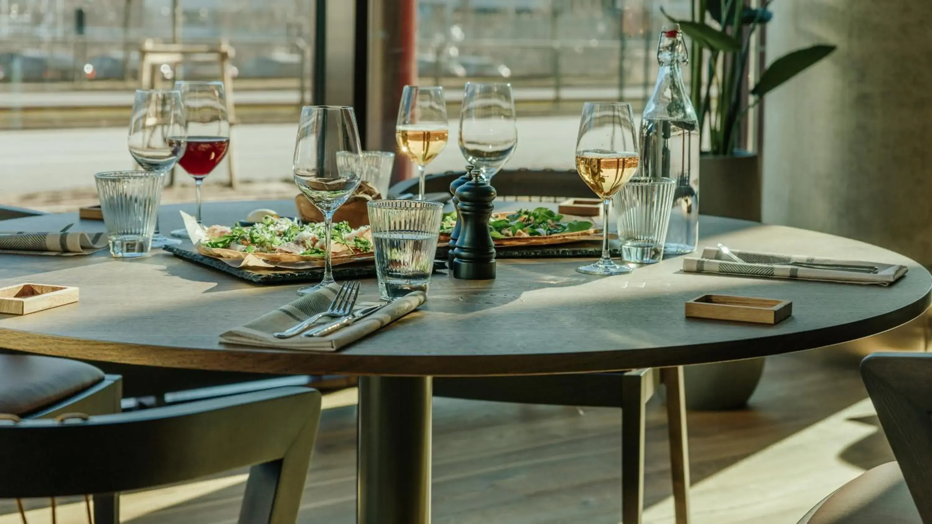 Food and drinks in Quality Hotel The Weaver Food and drinks in Quality Hotel The Weaver