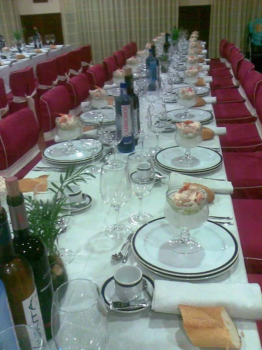 Restaurant/places to eat in Hotel Leyton