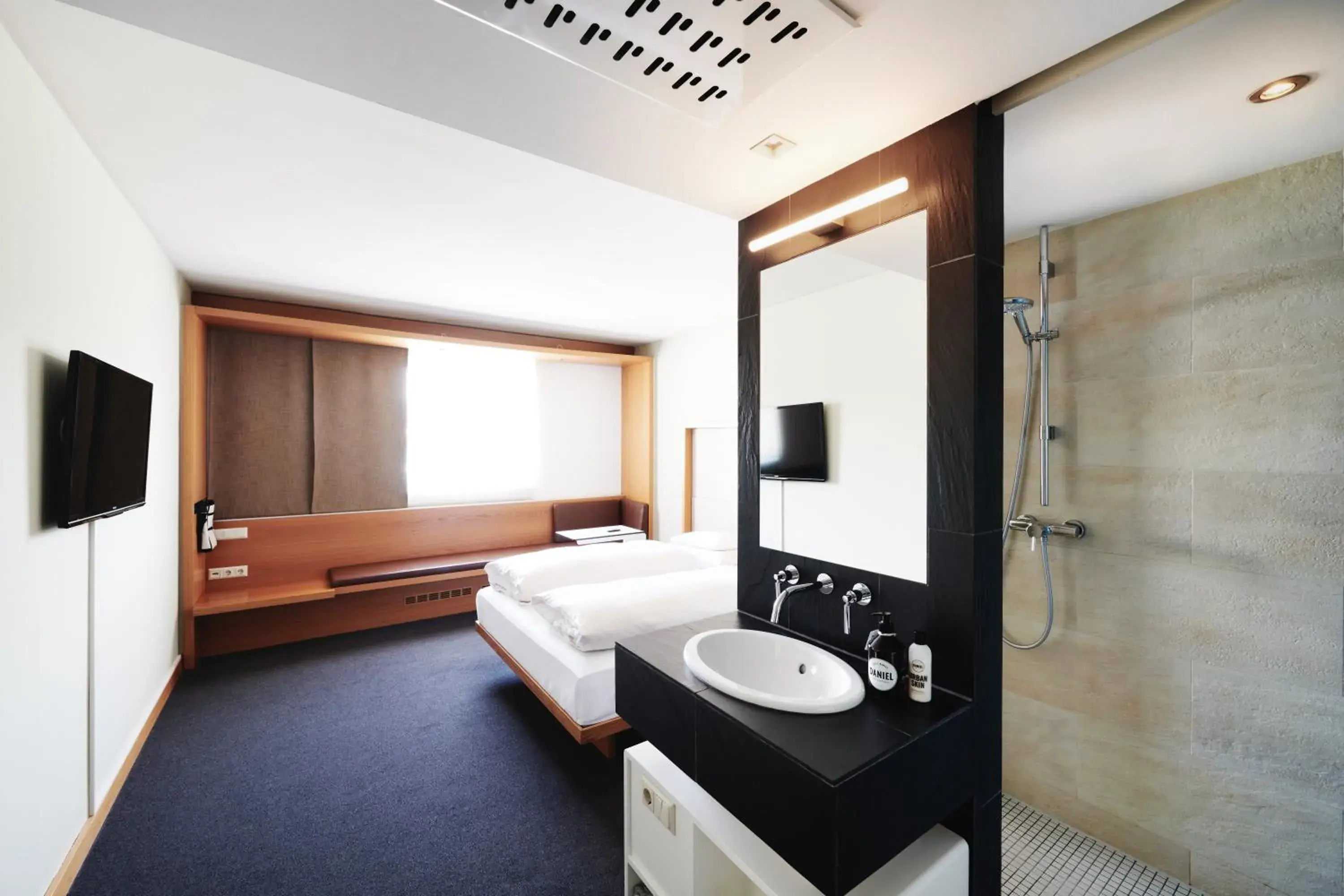 Photo of the whole room, Bed in Hotel Daniel Graz - Smart Lifestyle Near City Centre Photo of the whole room, Bed in Hotel Daniel Graz - Smart Lifestyle Near City Centre