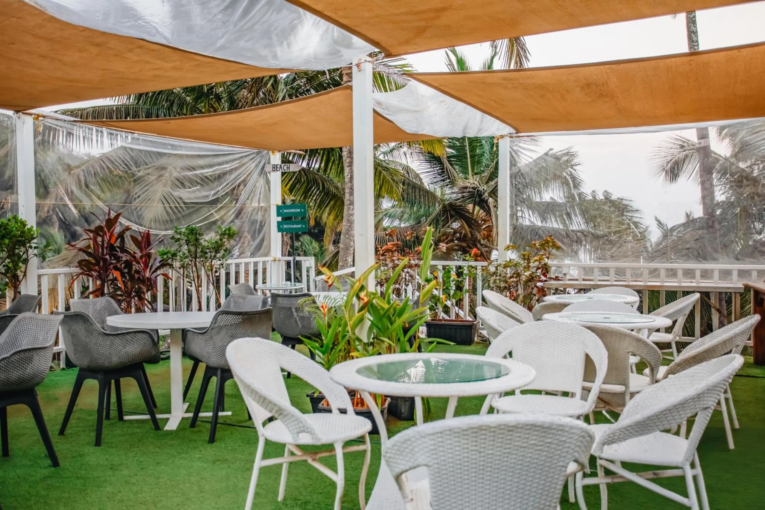 Restaurant/places to eat in Stone Wood Beach Resort, Vagator