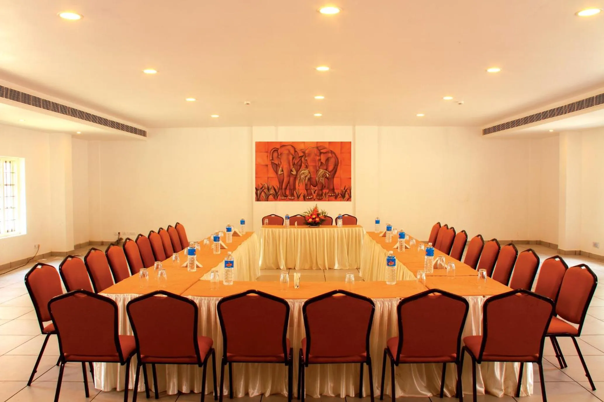 Business facilities in Clay House