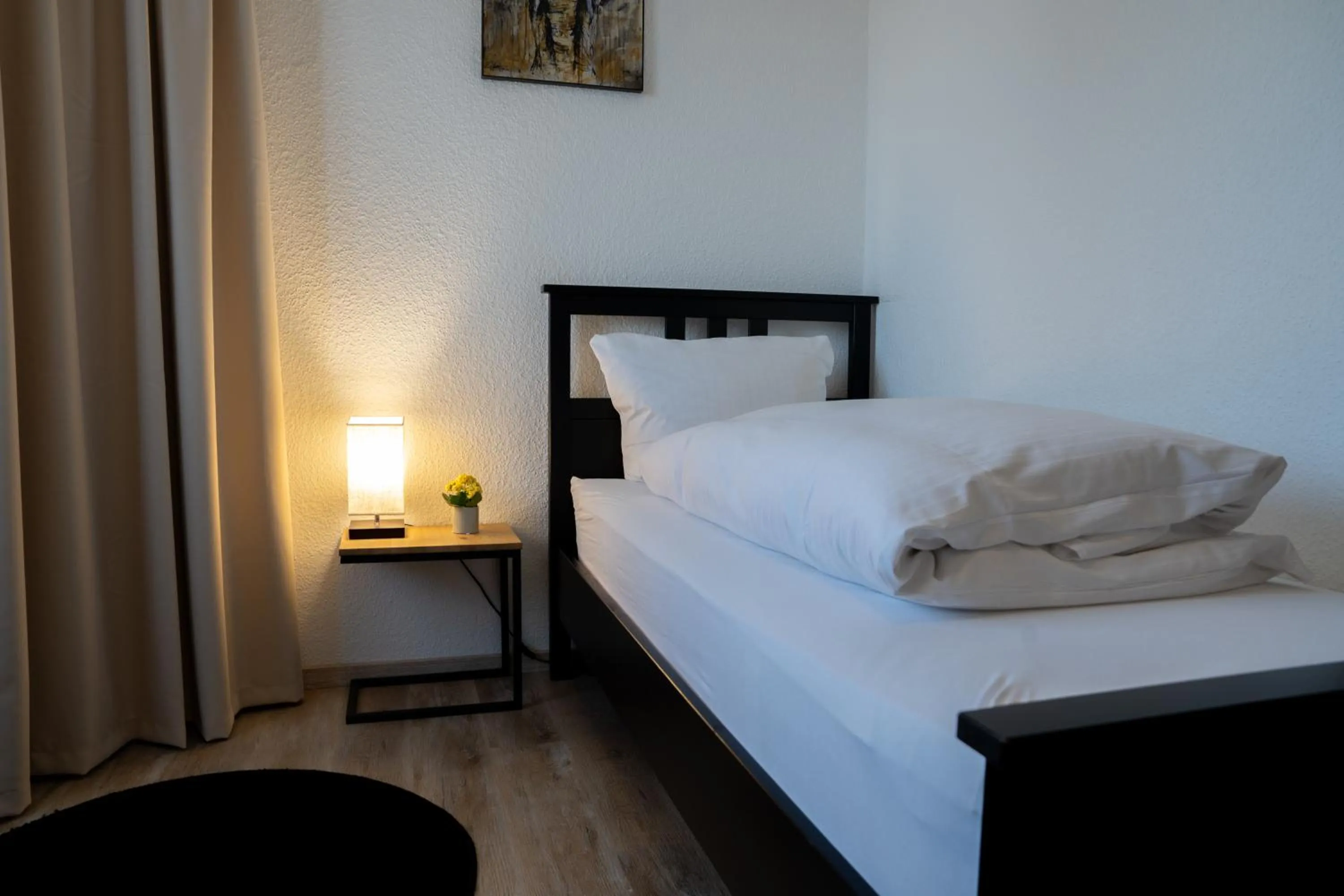 Photo of the whole room, Bed in E&D Hotel Rodgau