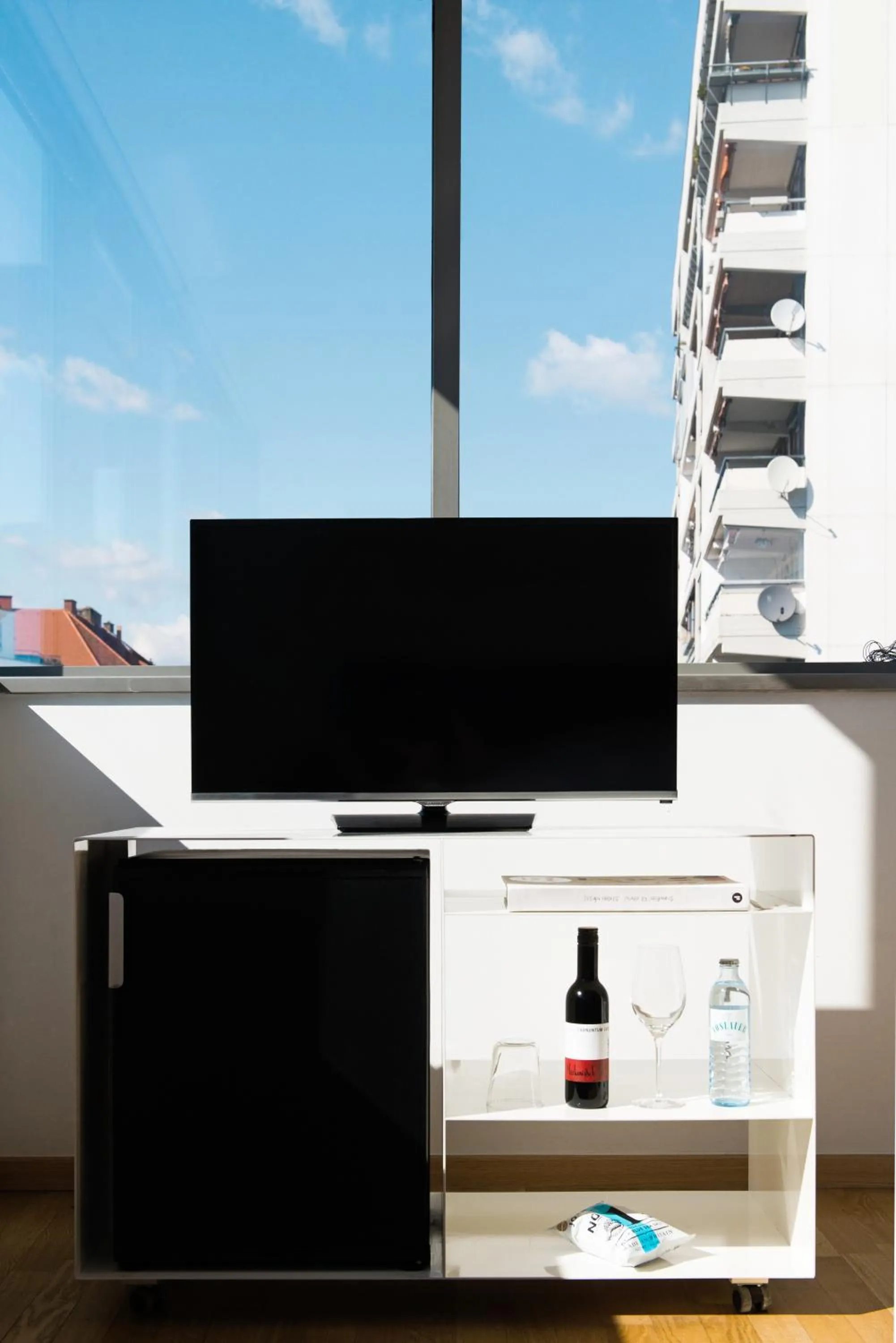 TV and multimedia in Augarten Art Hotel, a Member of Design Hotels