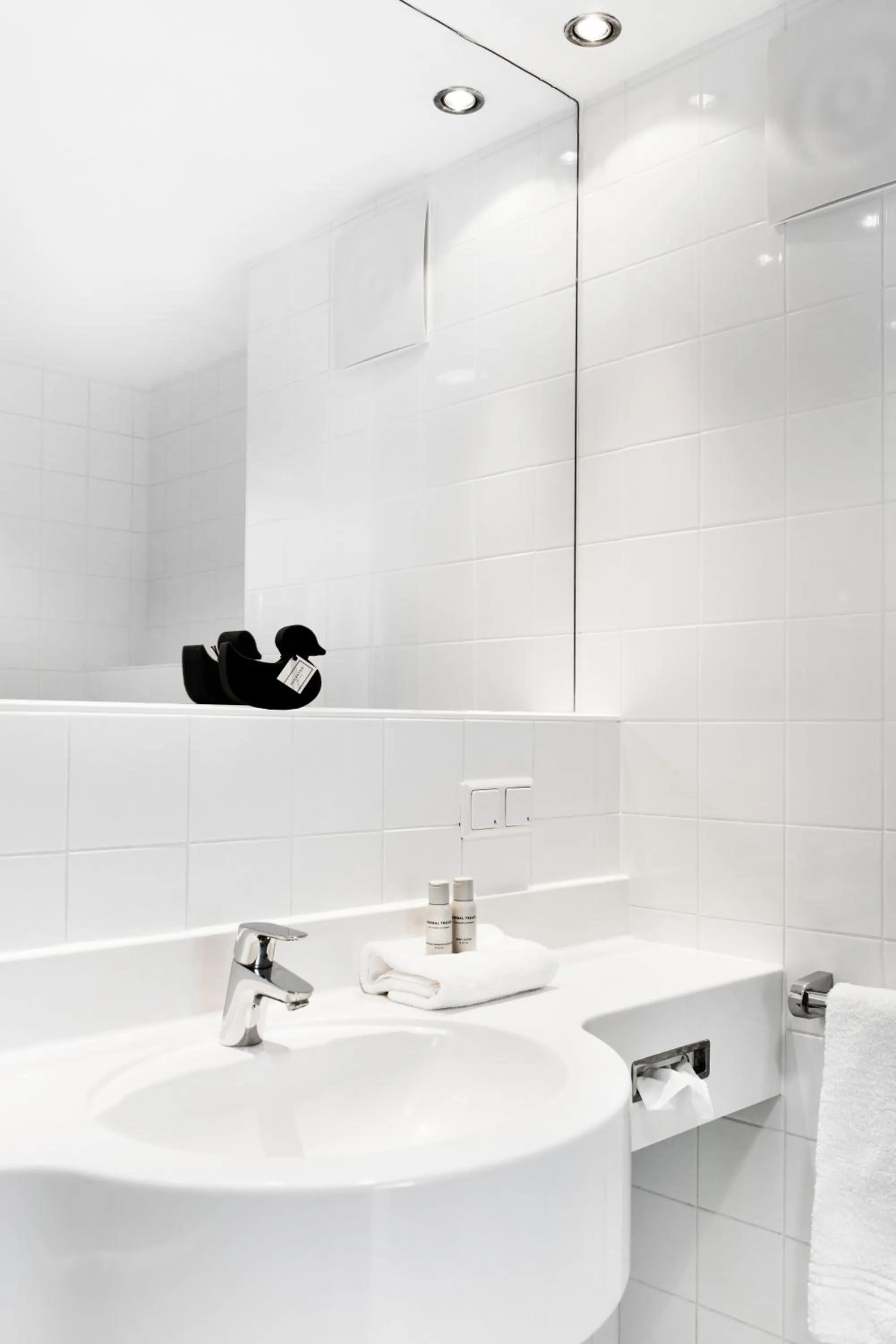 Bathroom in Augarten Art Hotel, a Member of Design Hotels