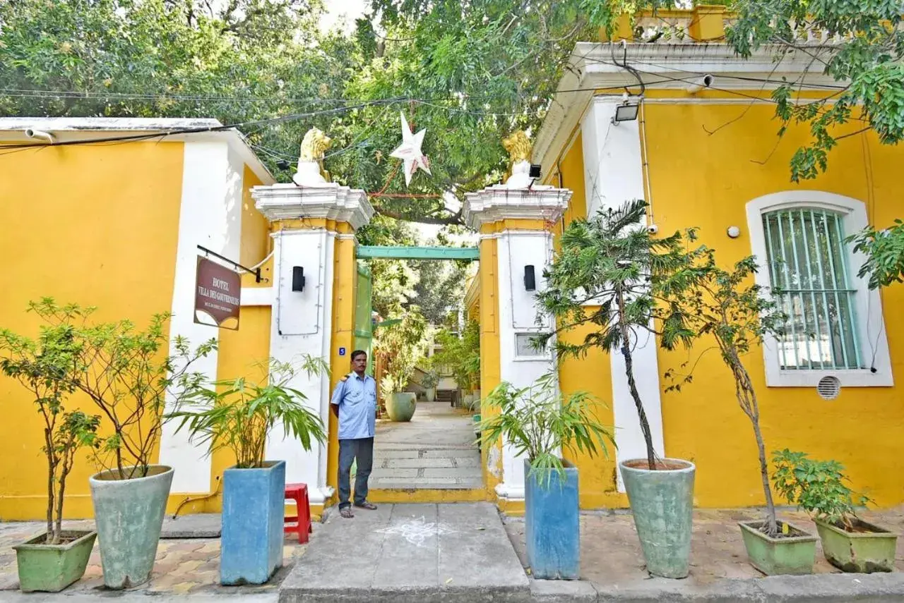 Facade/entrance in Hotel Villa Des Gouverneurs Facade/entrance in Hotel Villa Des Gouverneurs