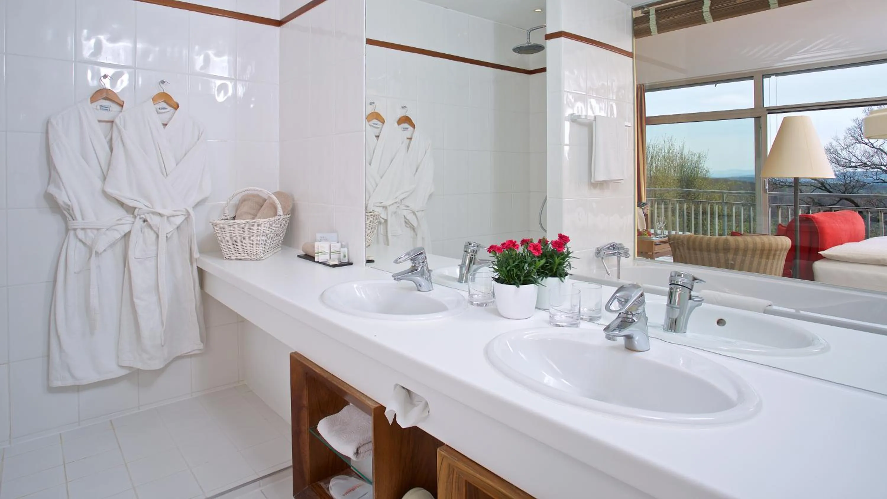 Photo of the whole room in Berghotel Tulbingerkogel