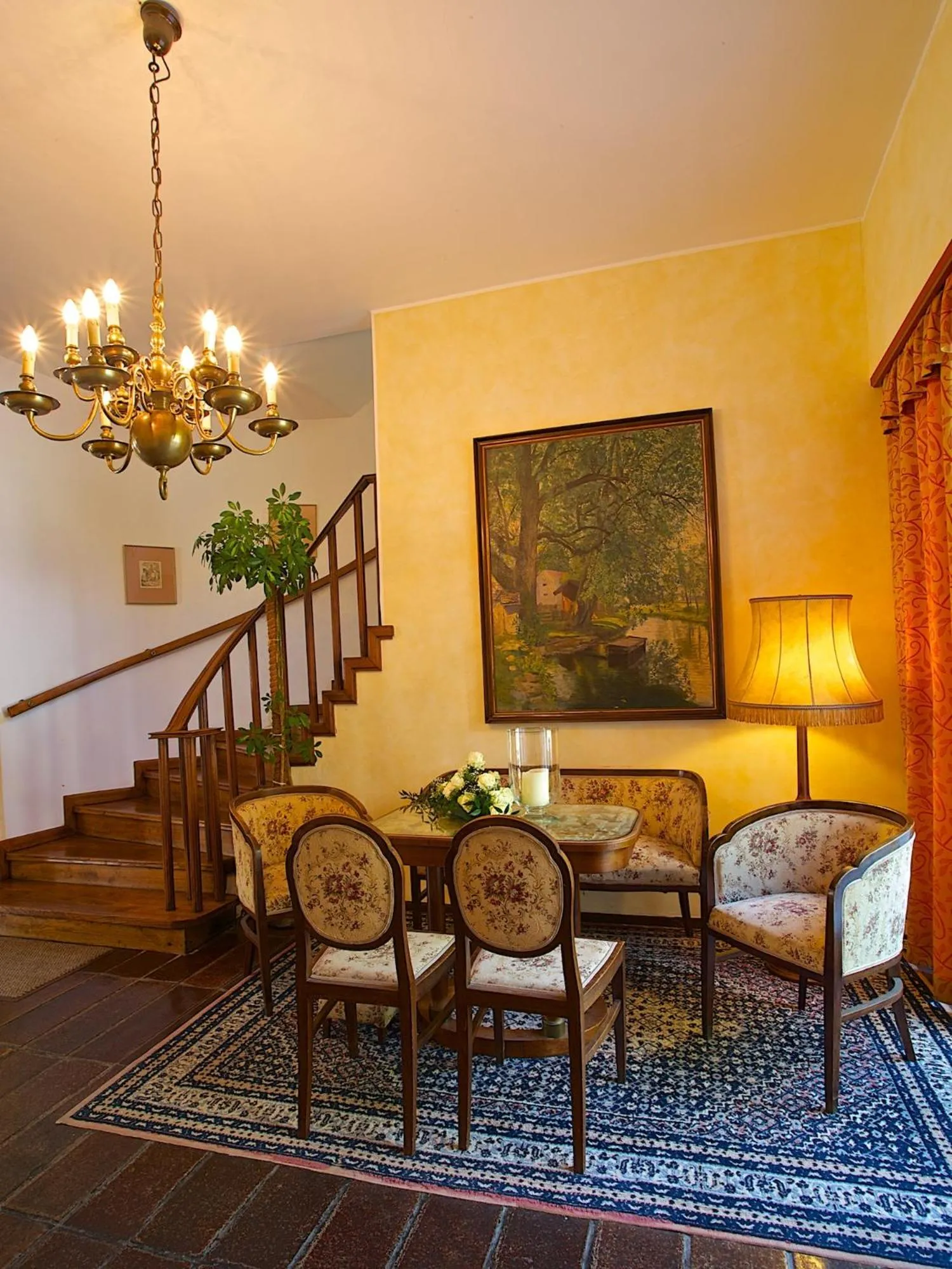 Lobby or reception in Berghotel Tulbingerkogel