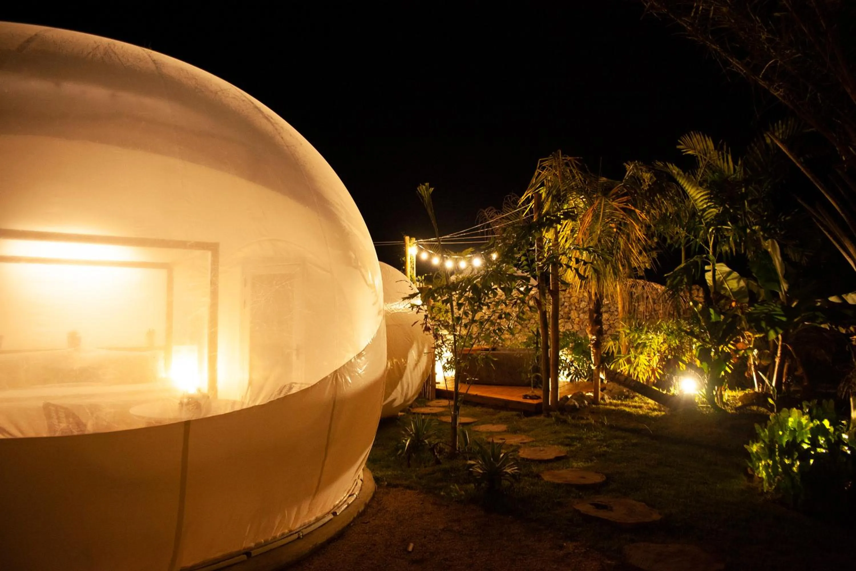 Night in Green Land Bubble Glamping