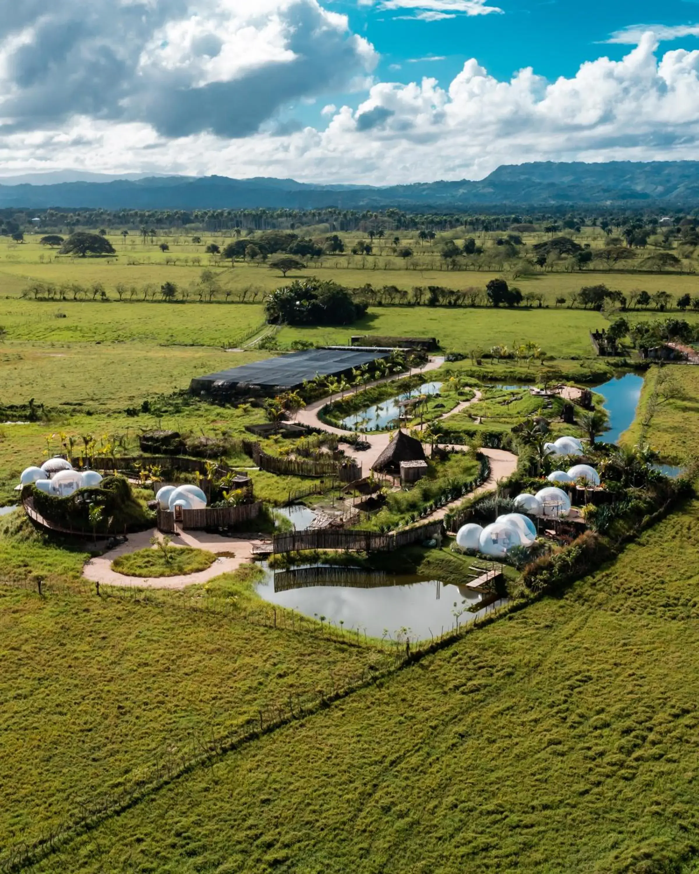 Property building in Green Land Bubble Glamping Property building in Green Land Bubble Glamping
