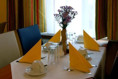 Restaurant/places to eat in Suite Hotel 200m zum Prater