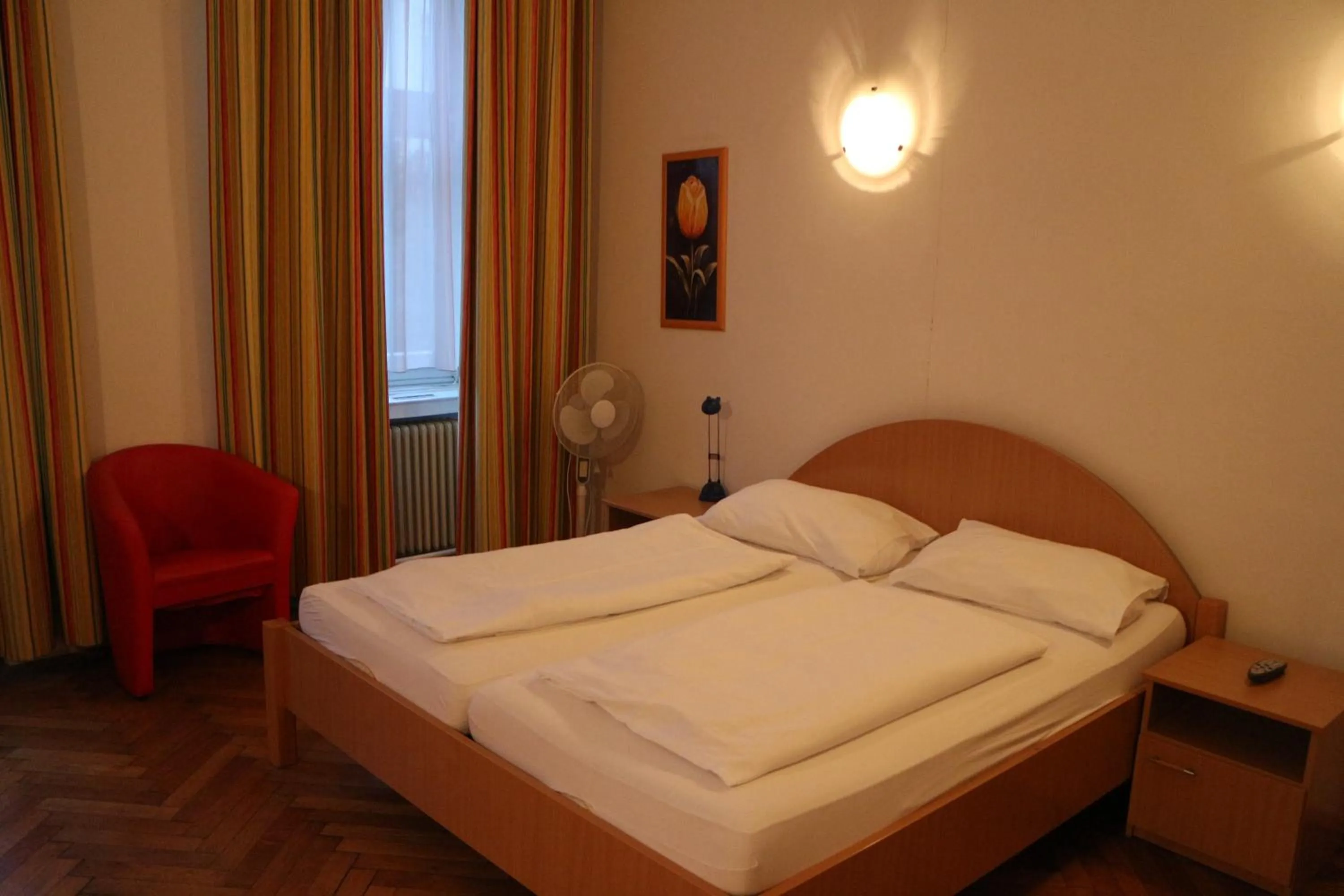Bedroom, Bed in Suite Hotel 200m zum Prater