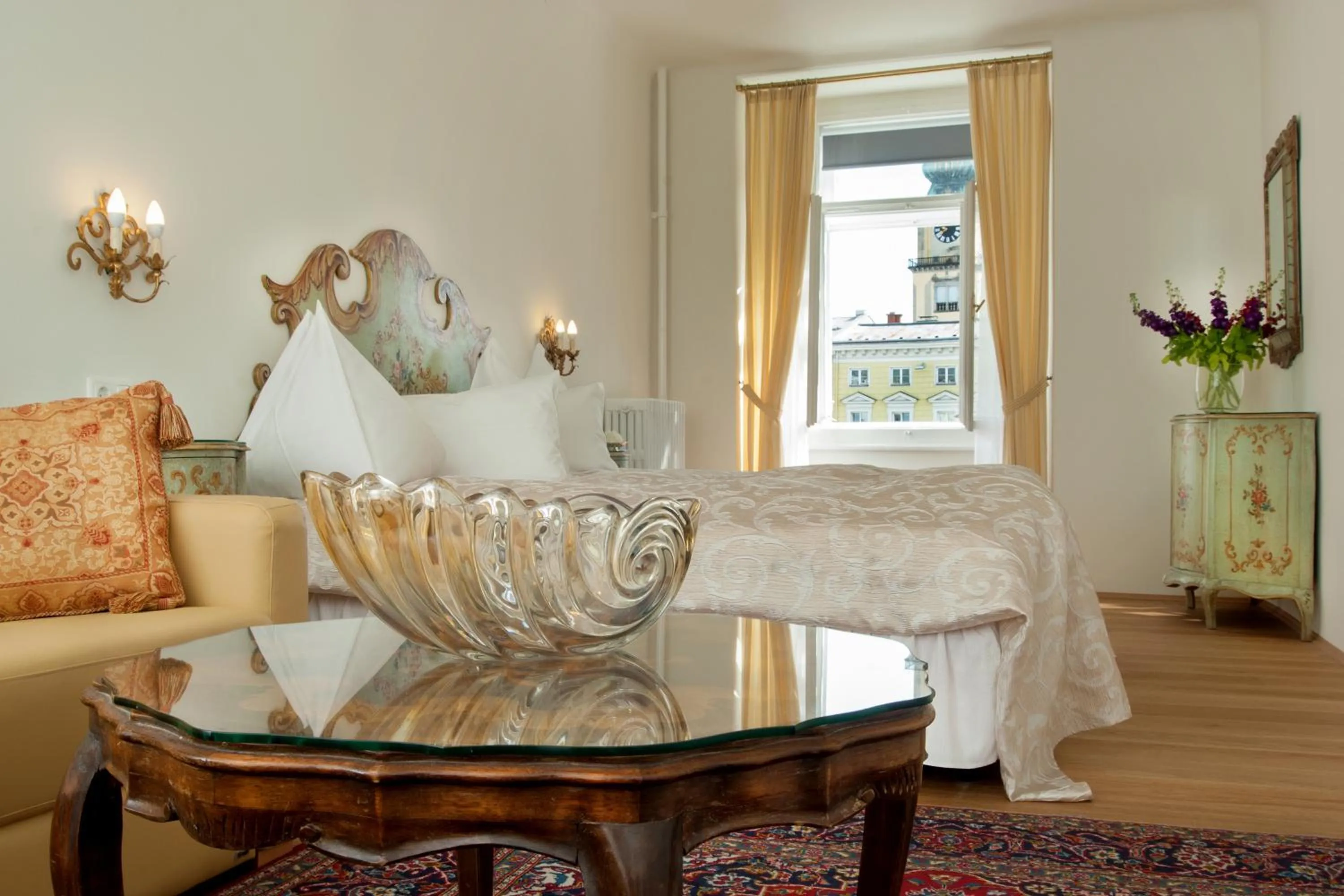 Bed in Austria Classic Hotel Wolfinger - Hauptplatz