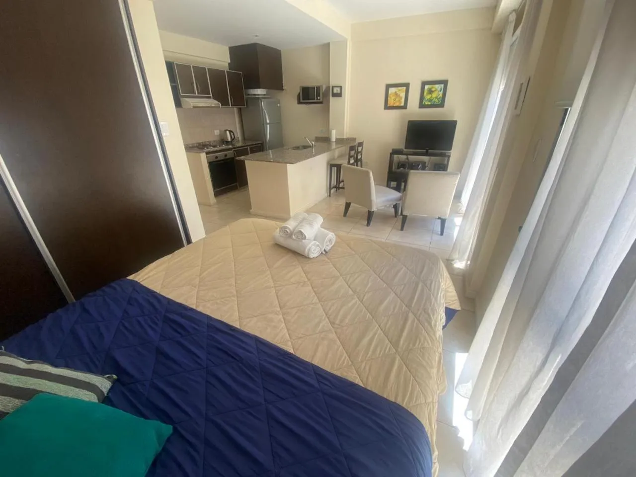 Photo of the whole room, Bed in Arenales Suites