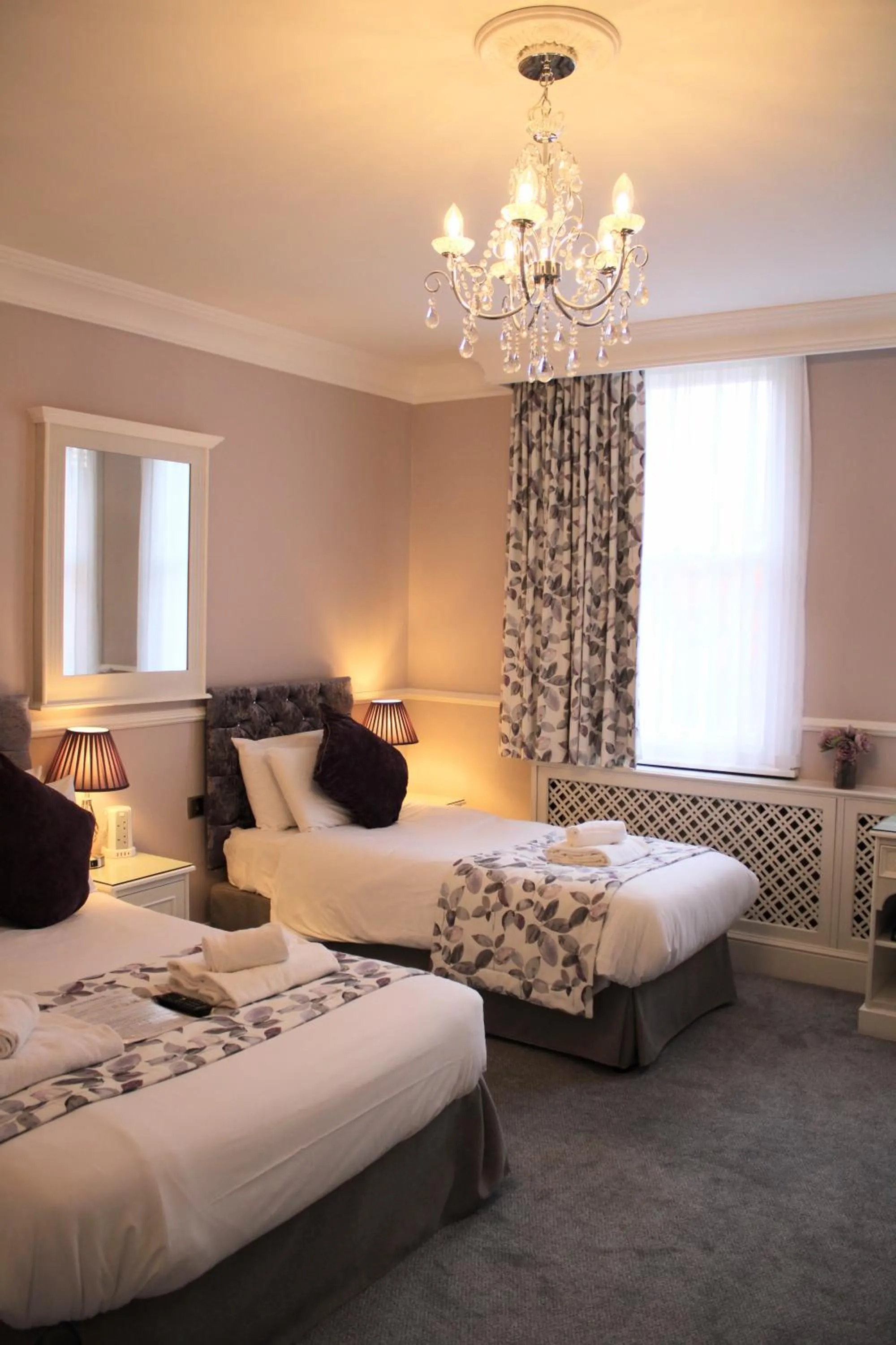 Bedroom, Bed in St Margaret's Hotel