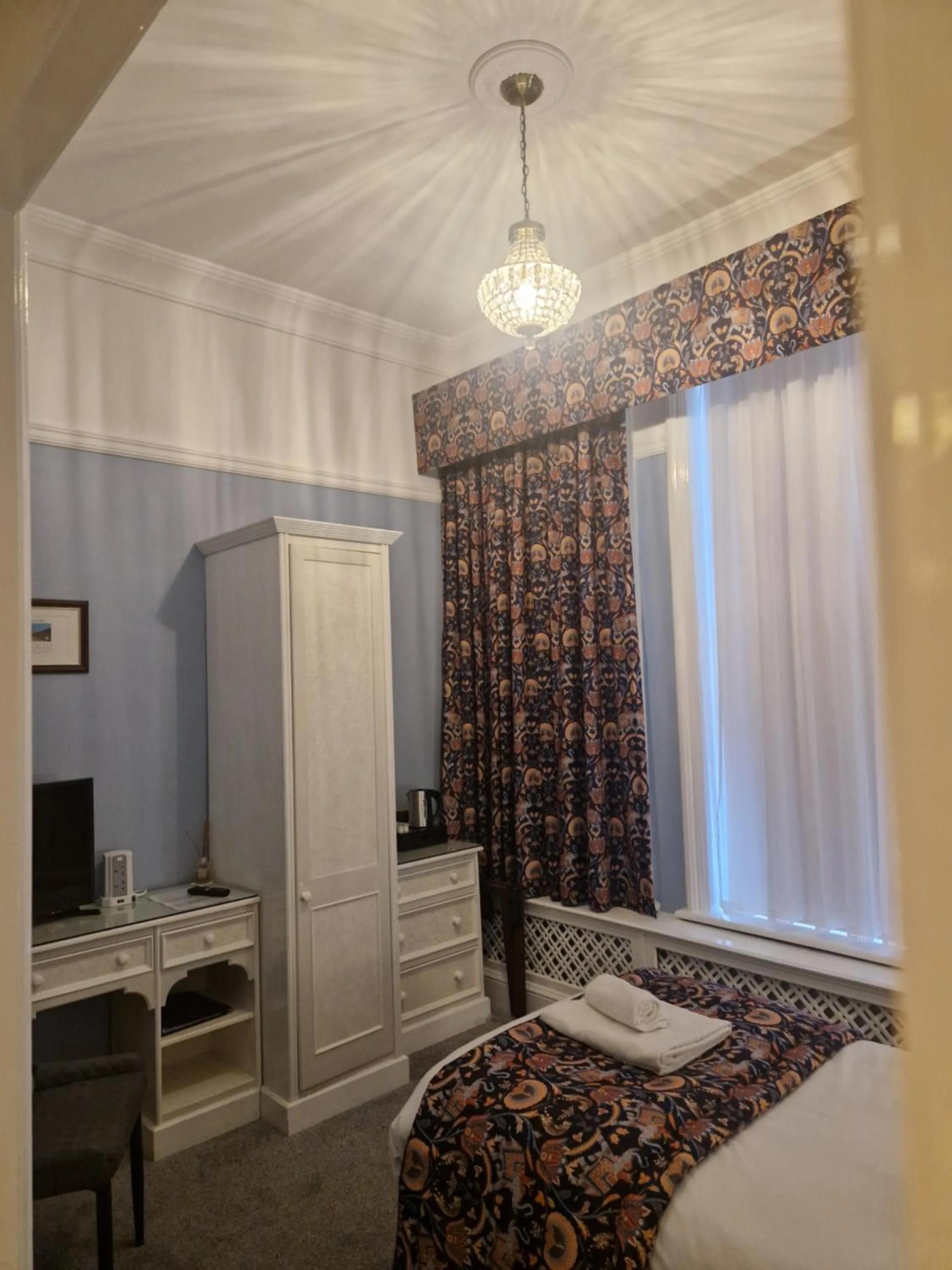 TV and multimedia, Bed in St Margaret's Hotel