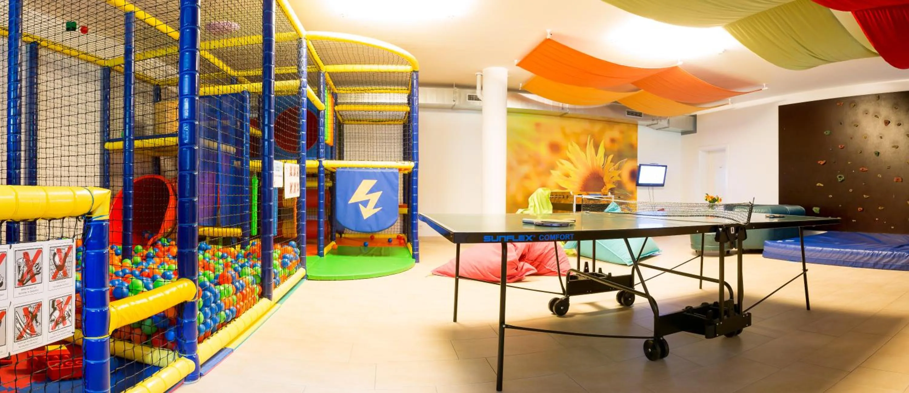 Game Room in Alpen Adria Hotel & Spa