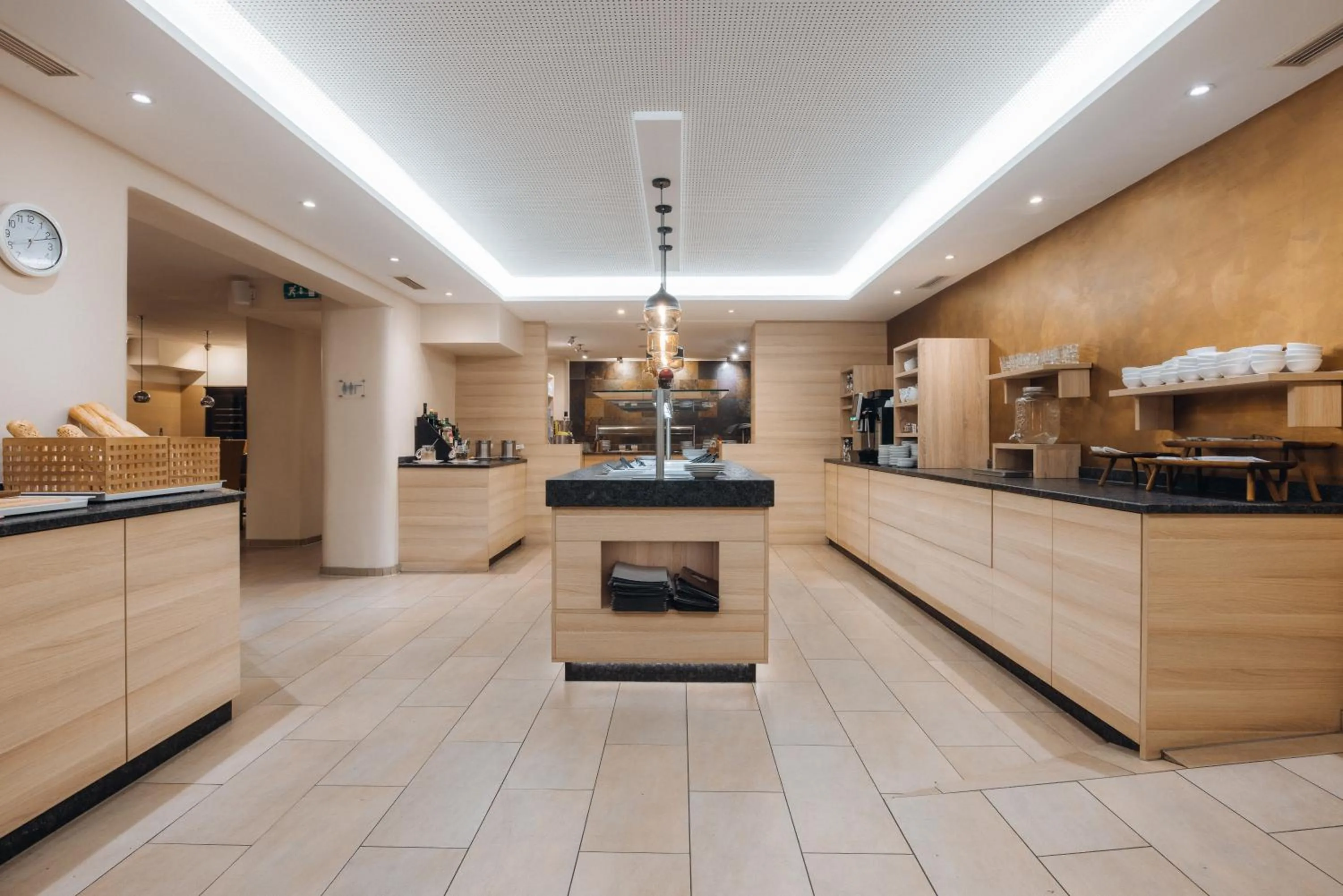 Buffet breakfast in Alpen Adria Hotel & Spa