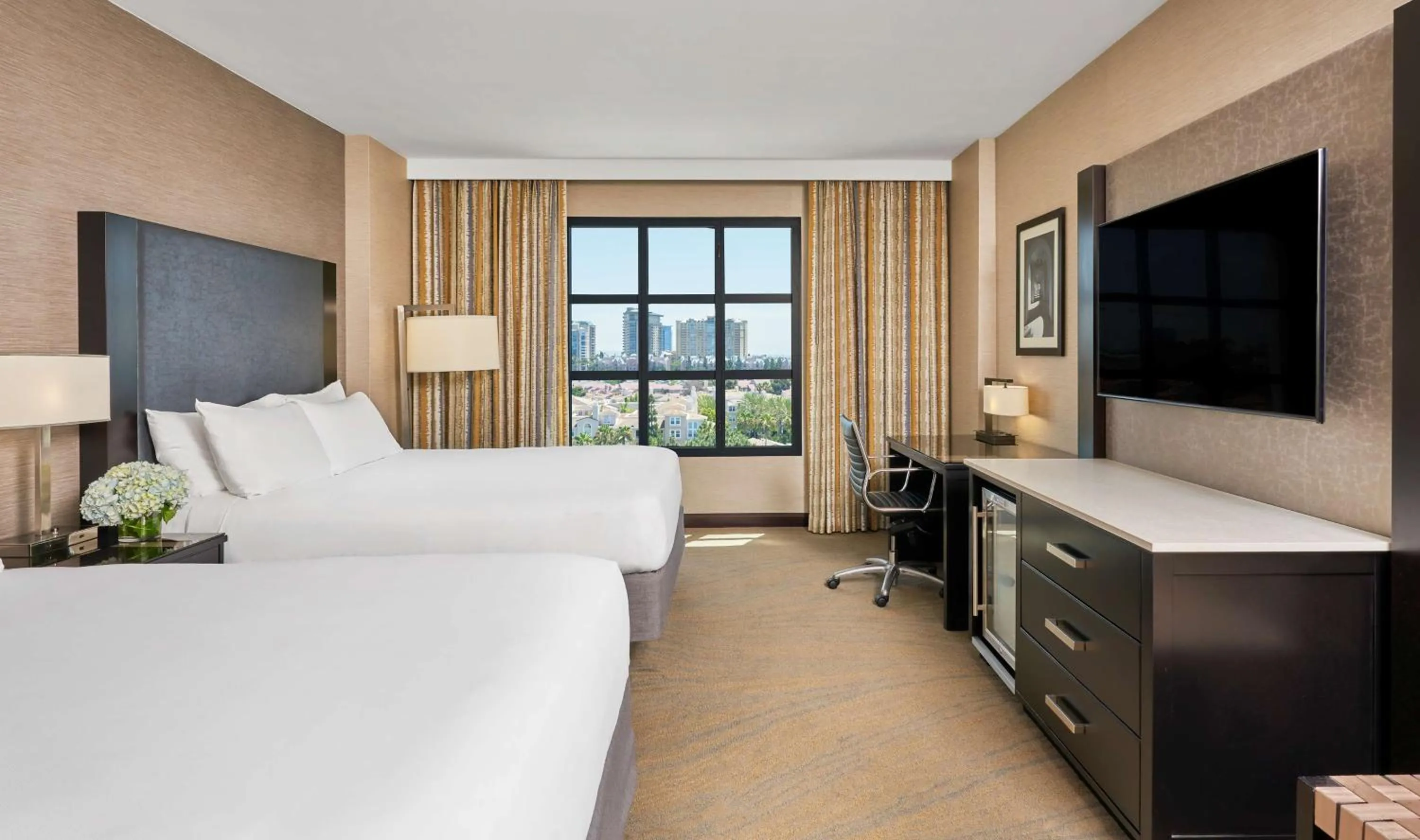 Bedroom, Bed in Hyatt Regency La Jolla at Aventine