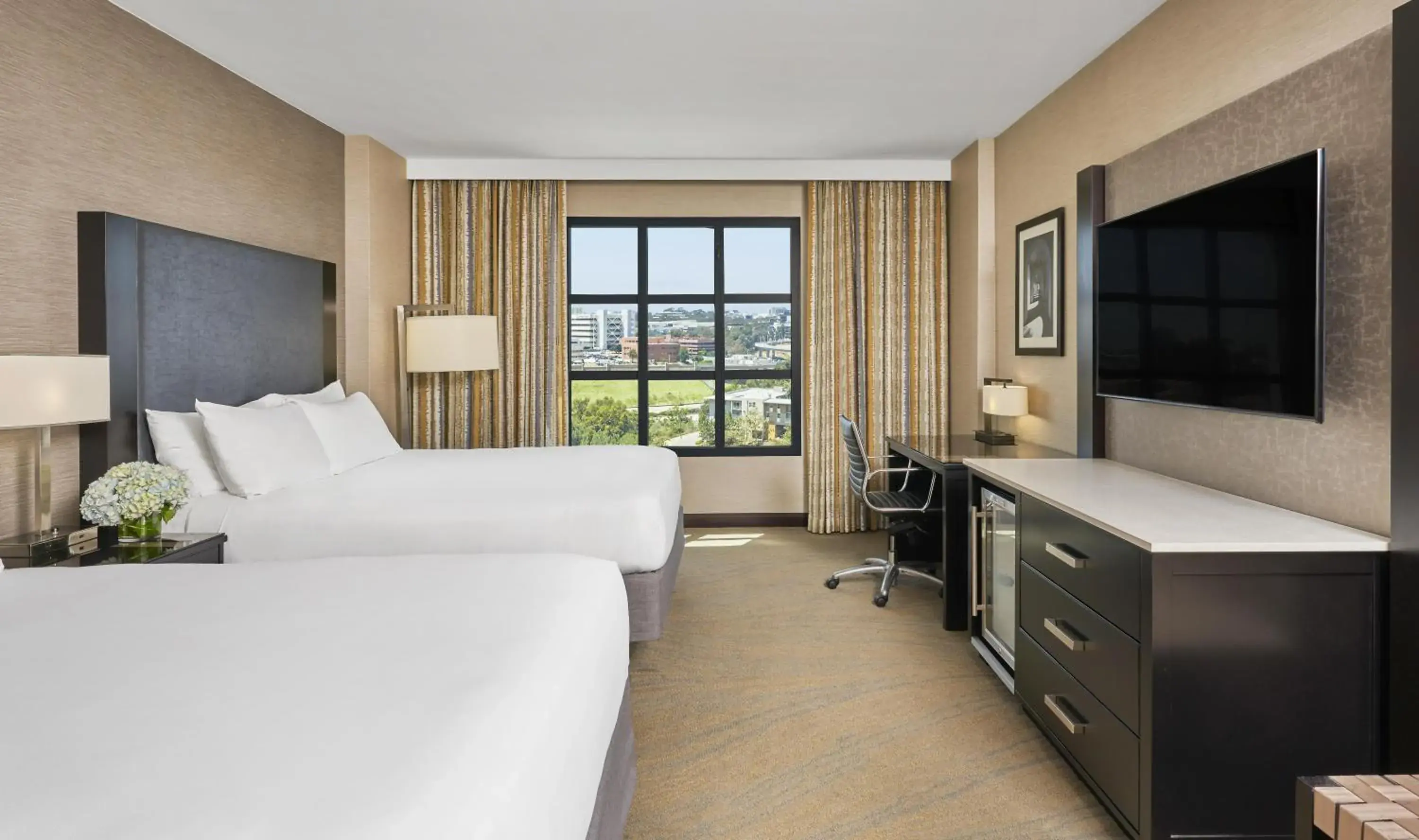 Bedroom, Bed in Hyatt Regency La Jolla at Aventine Bedroom, Bed in Hyatt Regency La Jolla at Aventine