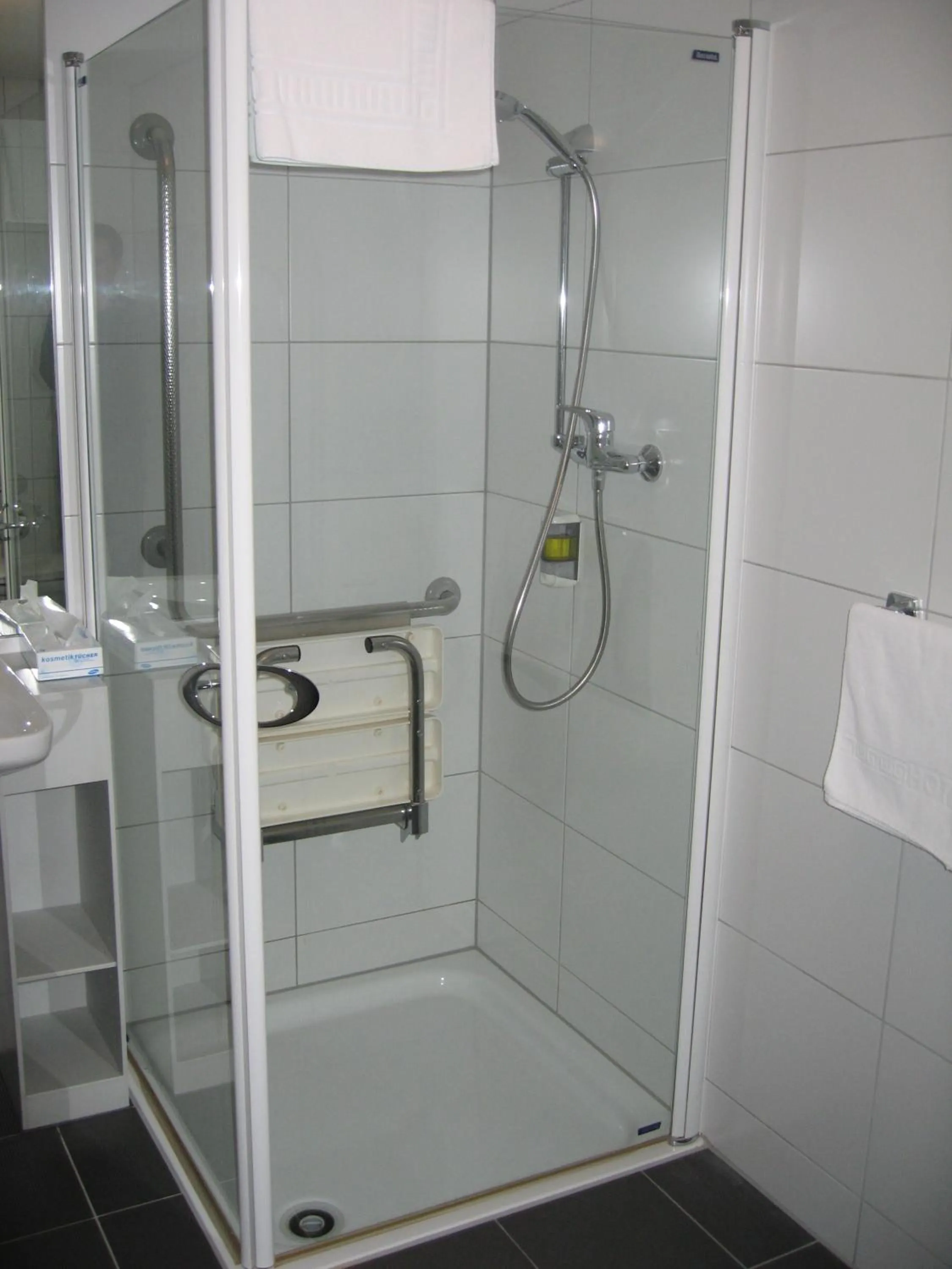 Shower in Hotel Bokan Exclusiv