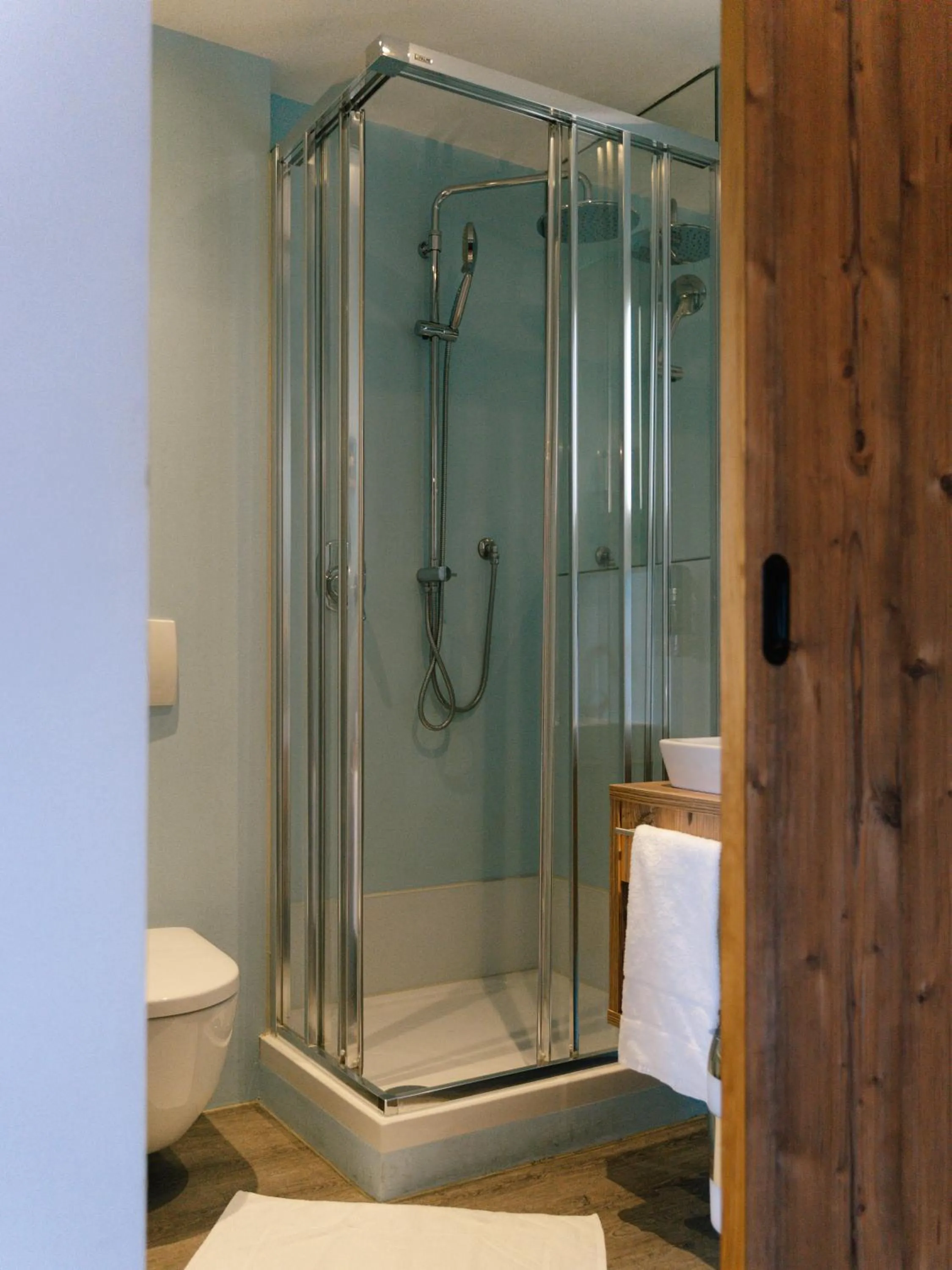 Bathroom in BinderS Budget City-Mountain Hotel