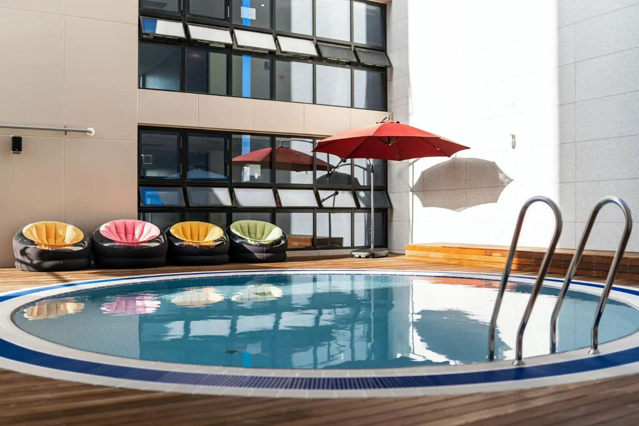 Swimming pool in Best Western Plus Jeonju Swimming pool in Best Western Plus Jeonju