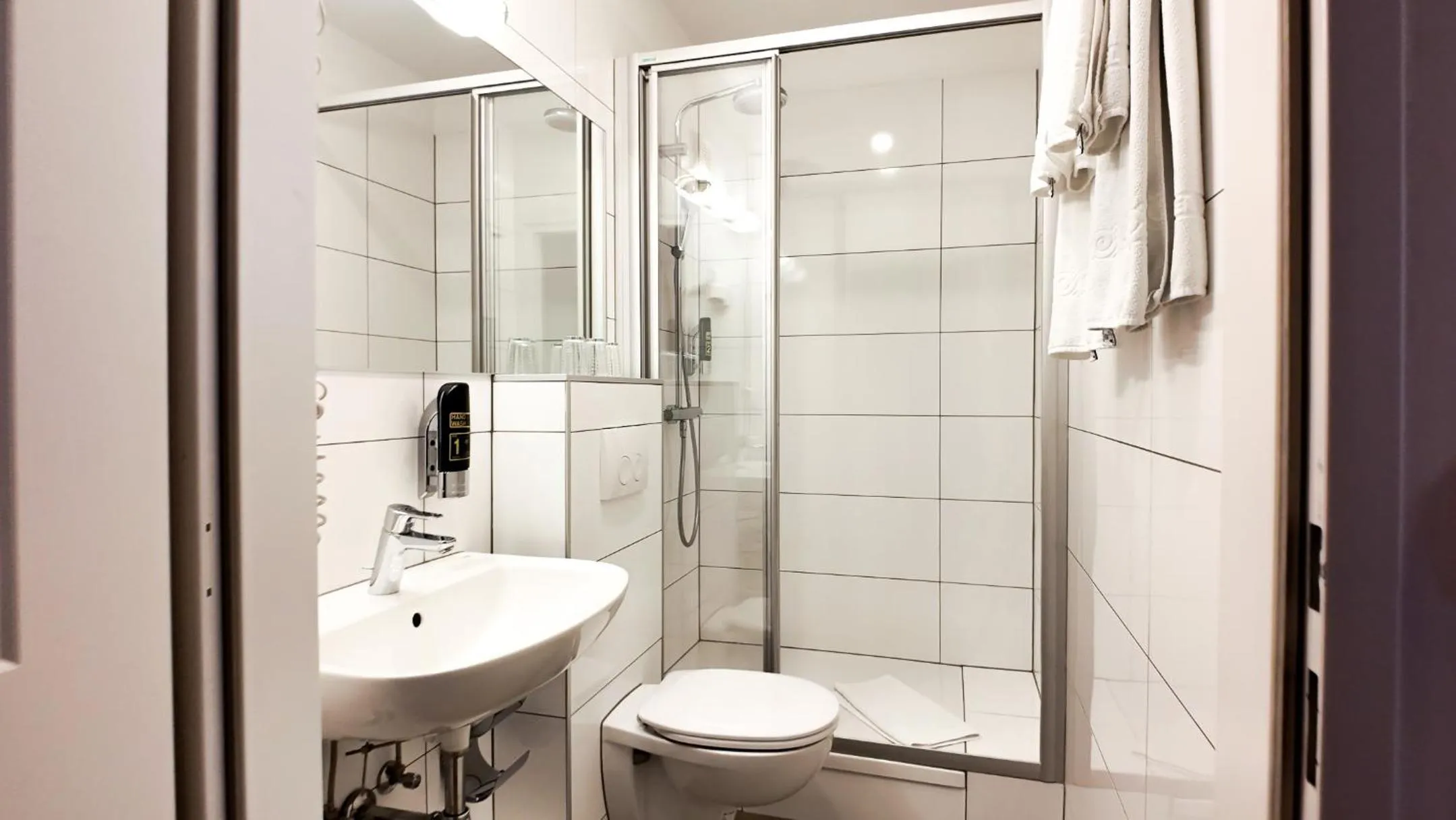 Shower in HPA Hotel Andreas