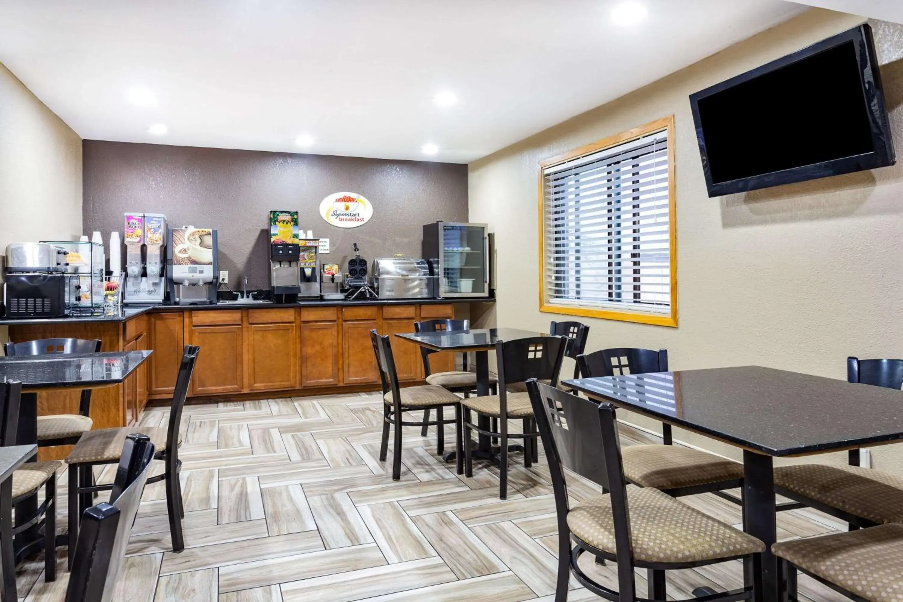 Restaurant/places to eat in Super 8 by Wyndham Decorah Restaurant/places to eat in Super 8 by Wyndham Decorah