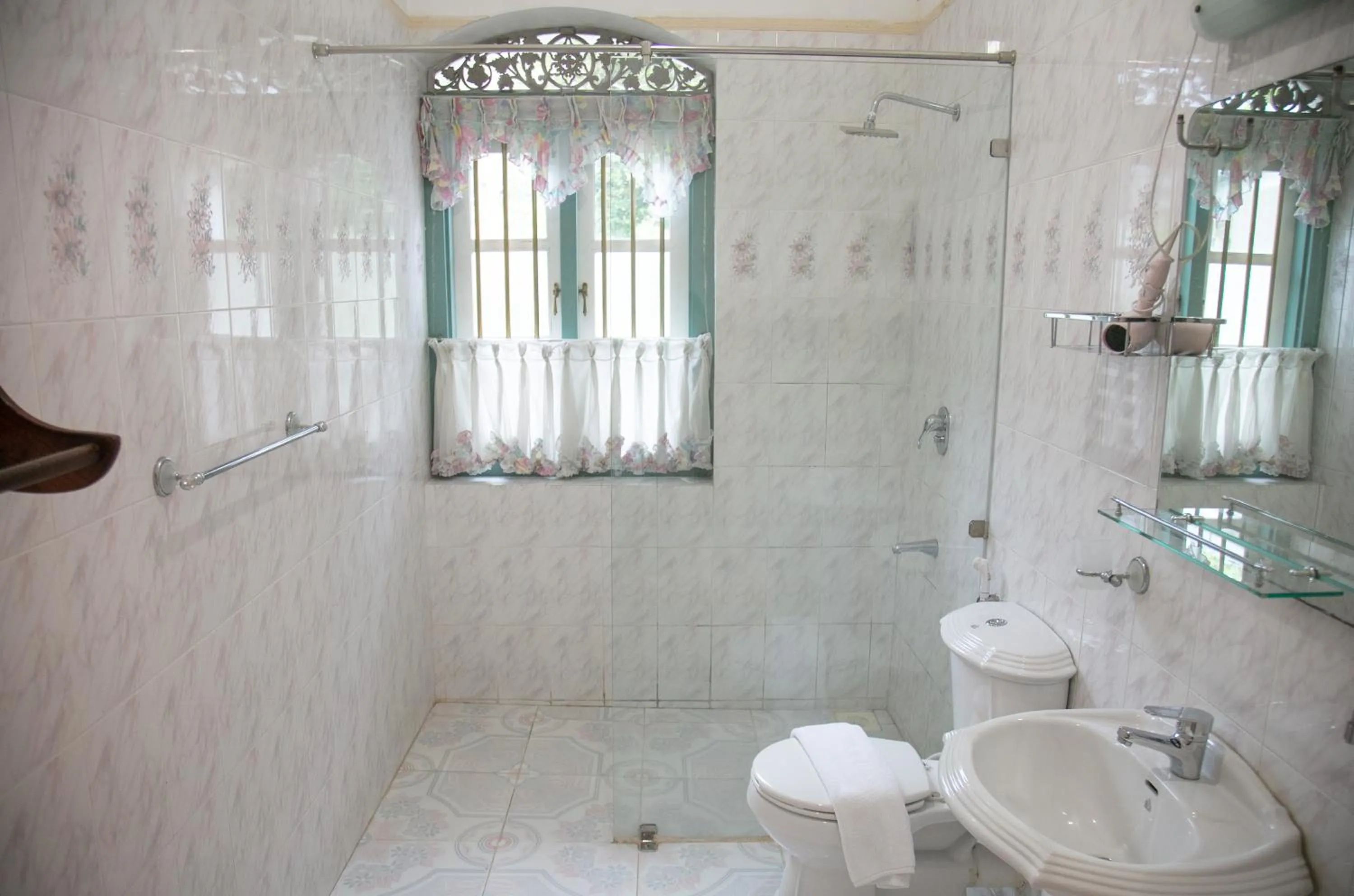 Bathroom in Manor House-Kandy