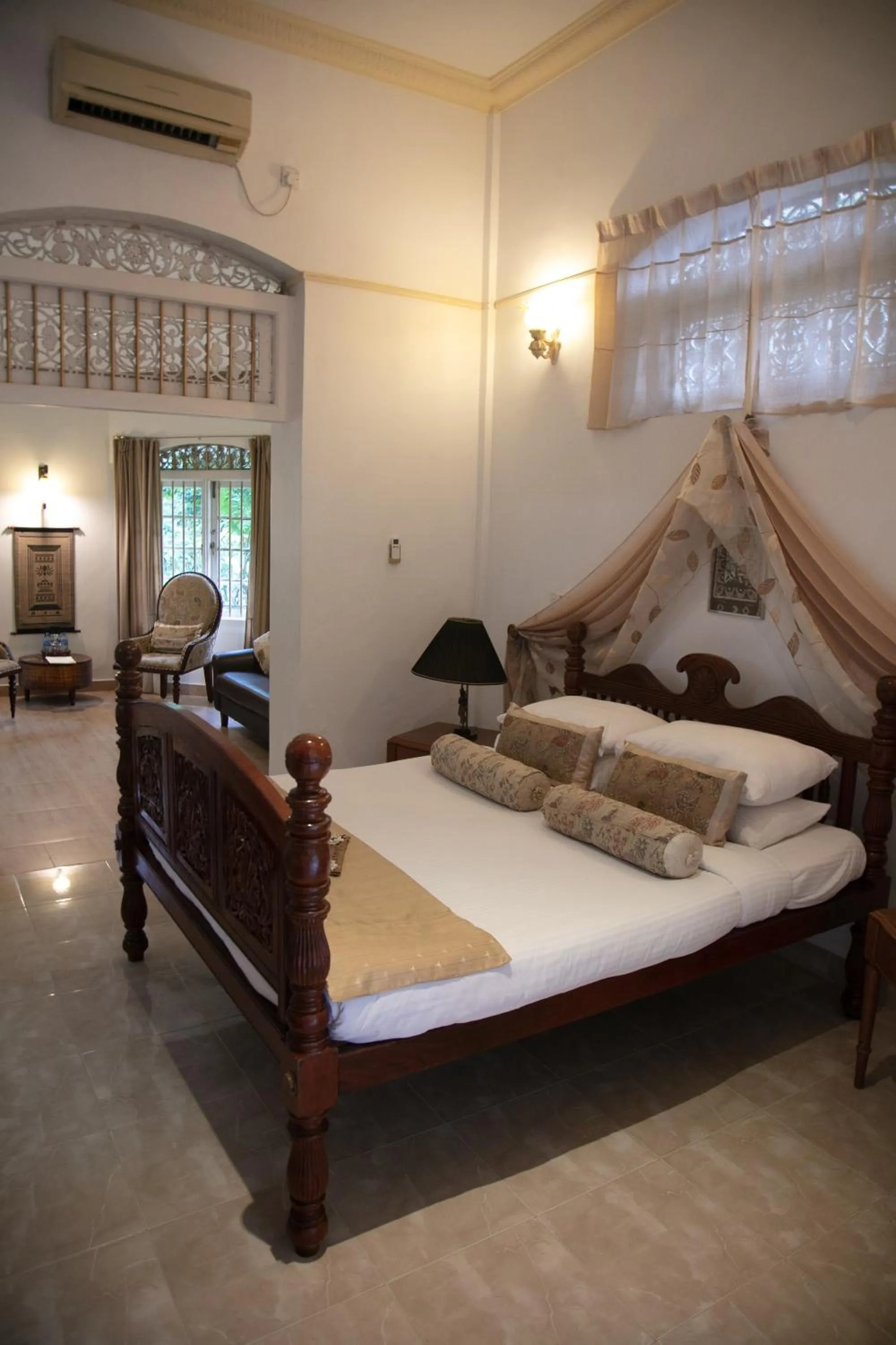 Bed in Manor House-Kandy