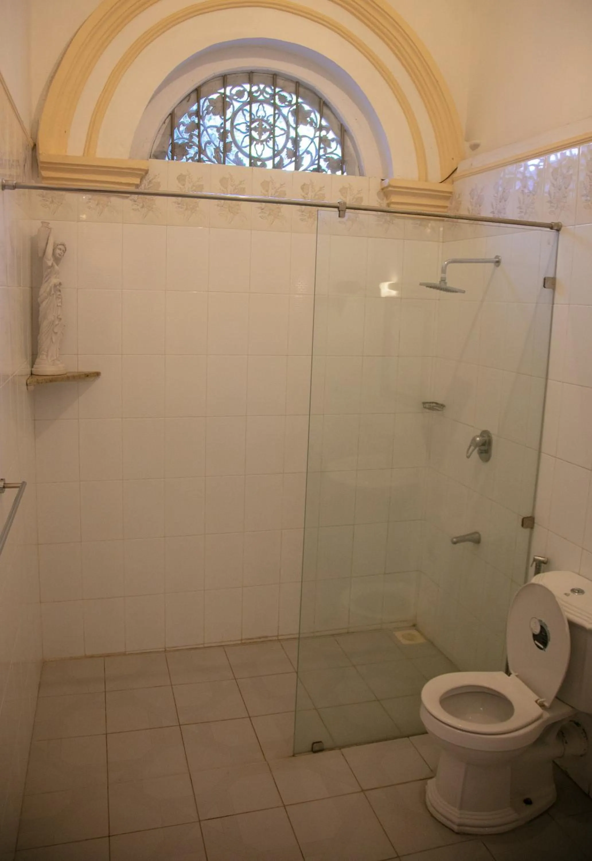 Bathroom in Manor House-Kandy