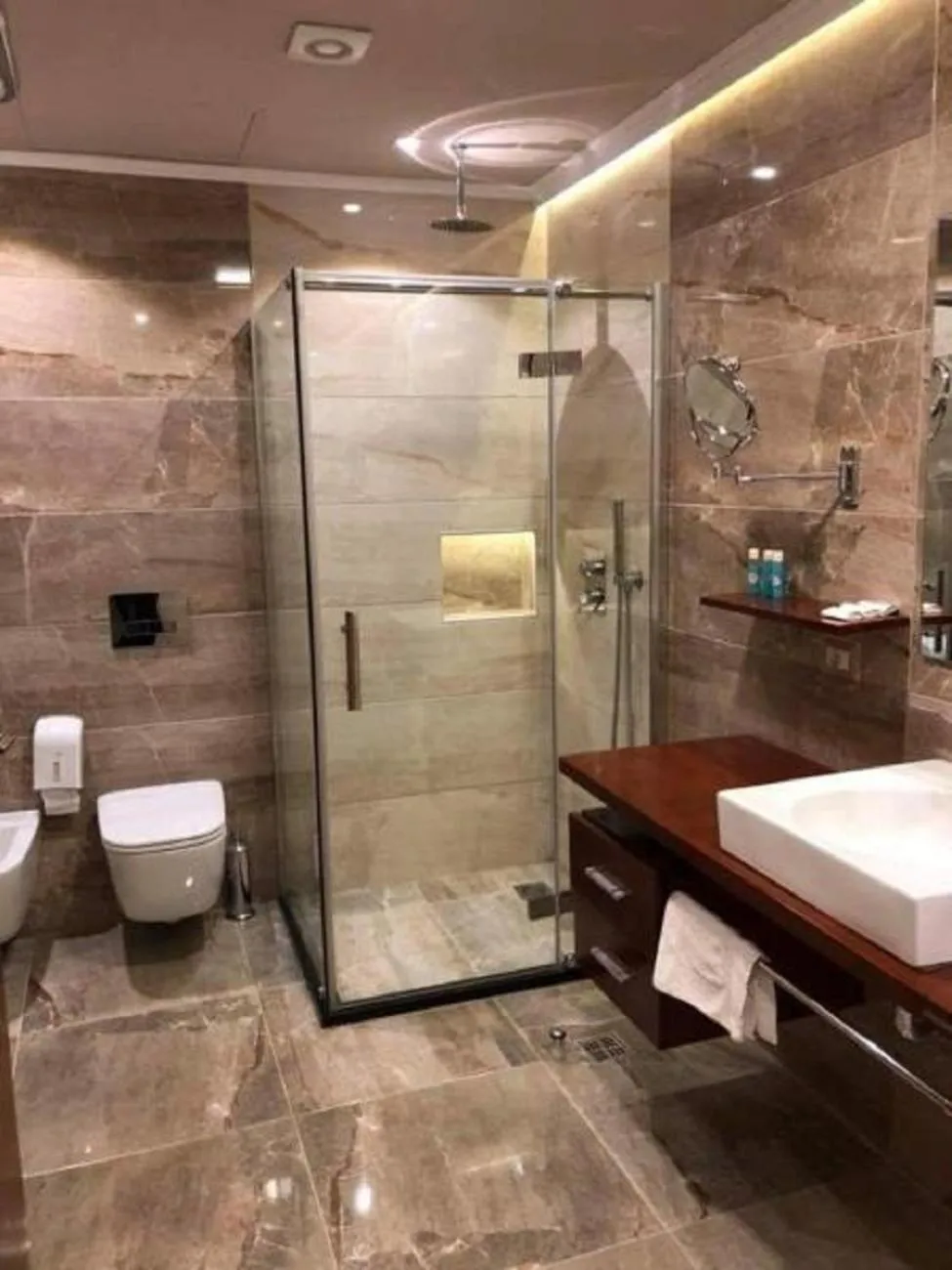 Bathroom in Perla Hotel