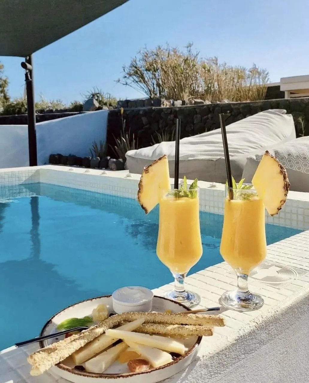 Hot Tub in Santa Irina Luxury Sunny Lofts