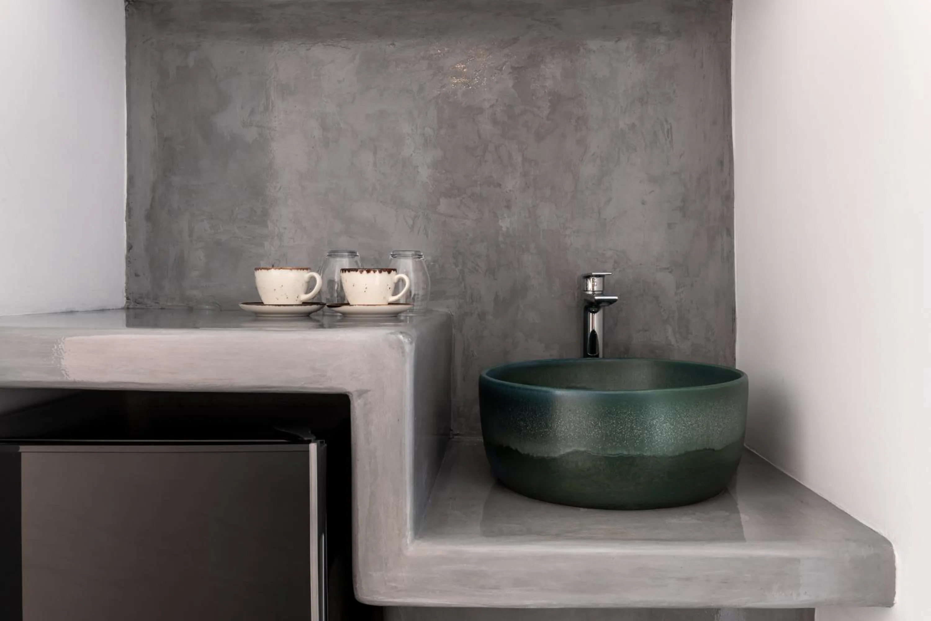 Coffee/tea facilities in Santa Irina Luxury Sunny Lofts