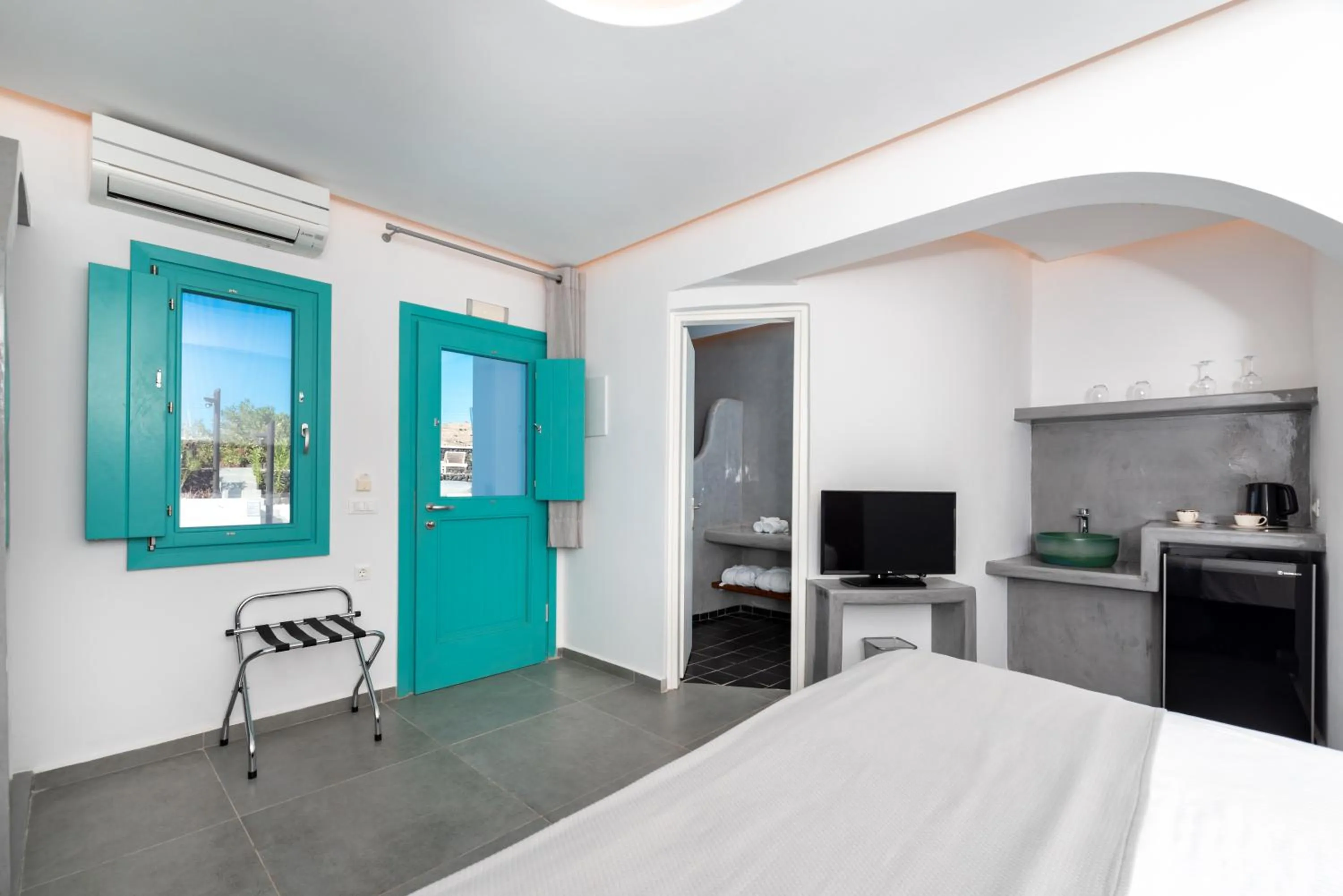 Bed in Santa Irina Luxury Sunny Lofts