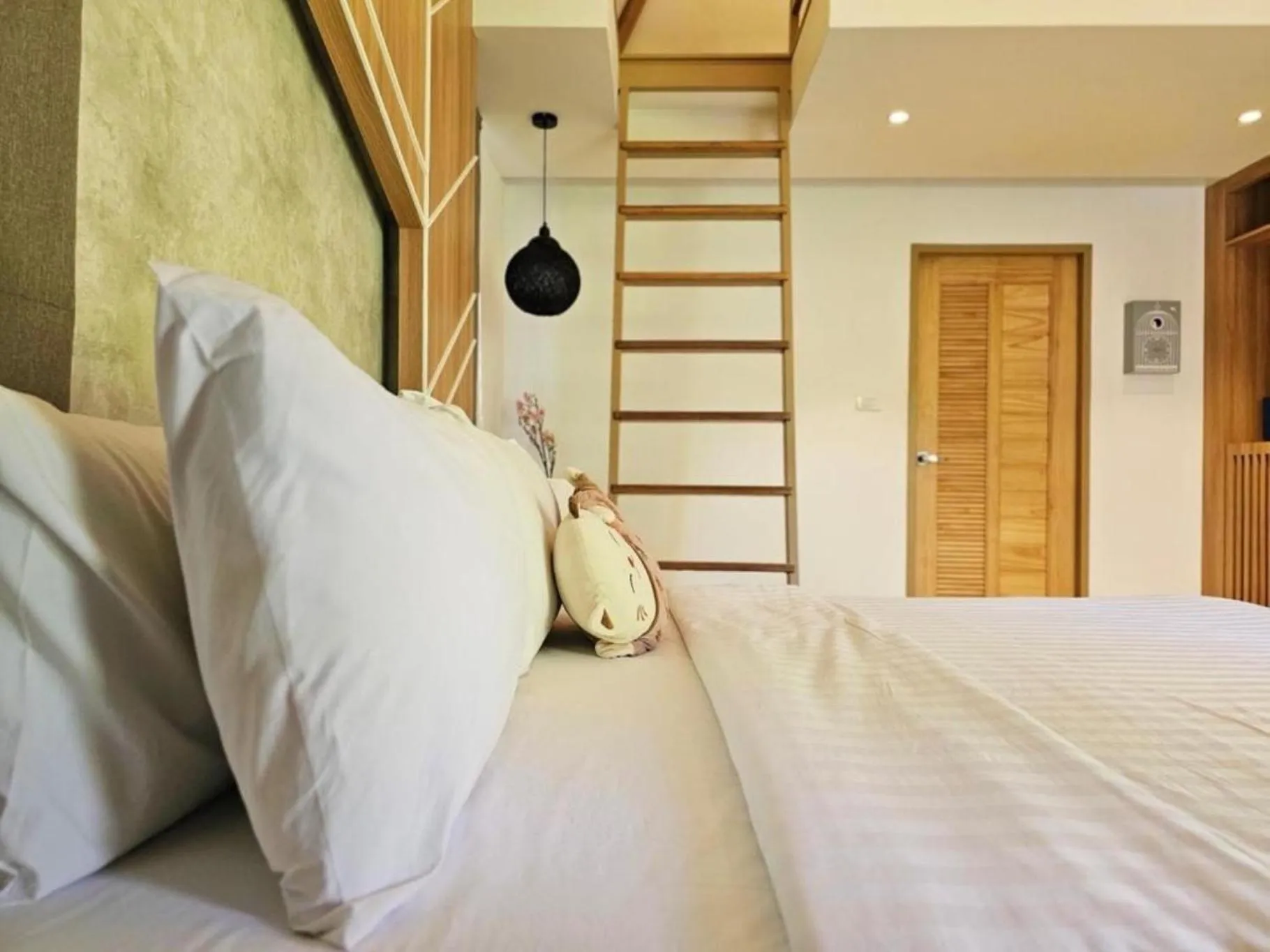 Bed in Siri Lagoona Resort