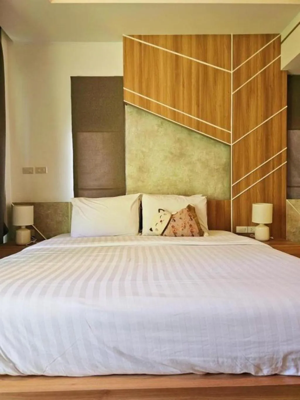 Bed in Siri Lagoona Resort