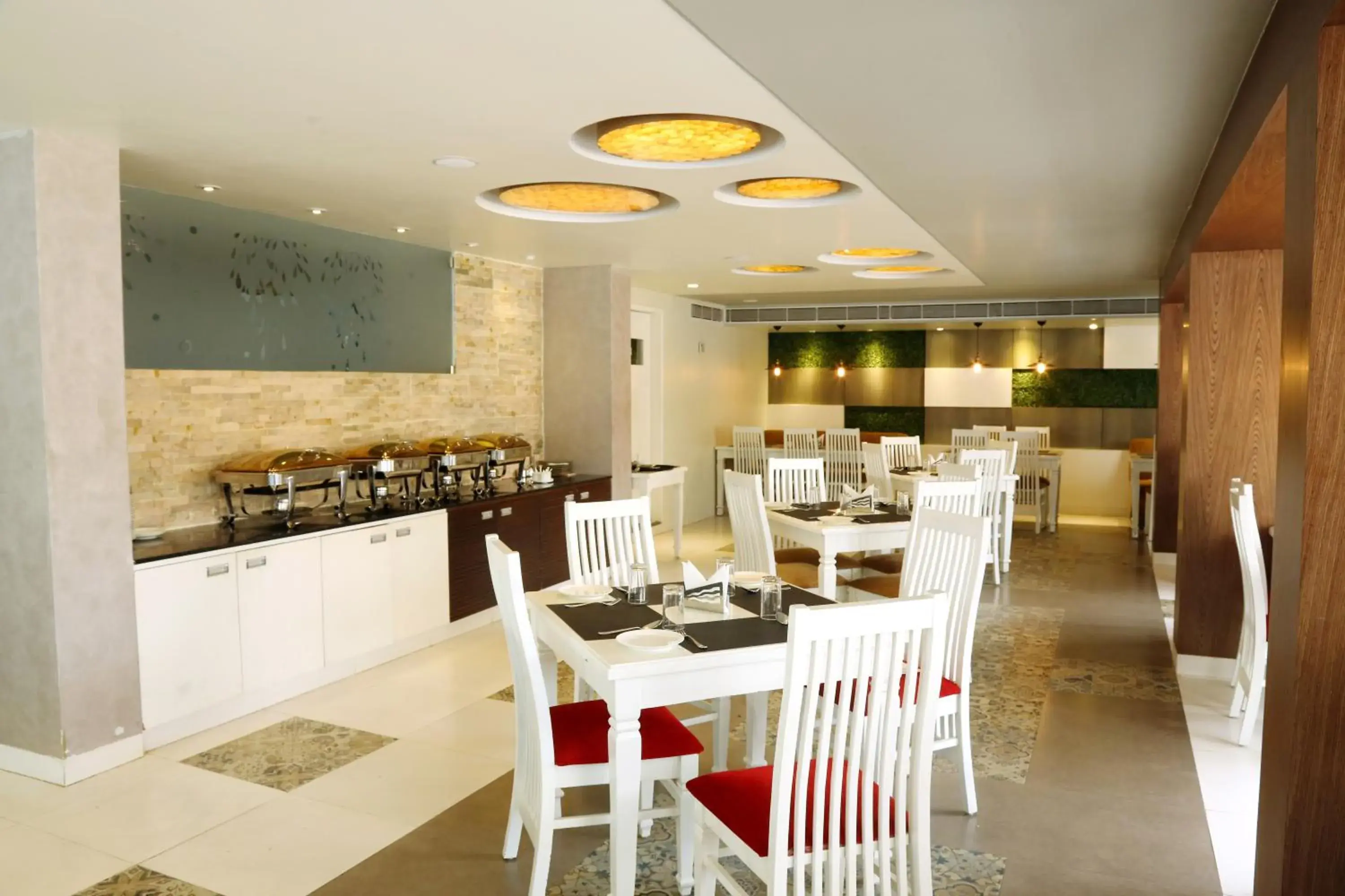 Restaurant/places to eat in Miles Inn Hotel Restaurant/places to eat in Miles Inn Hotel