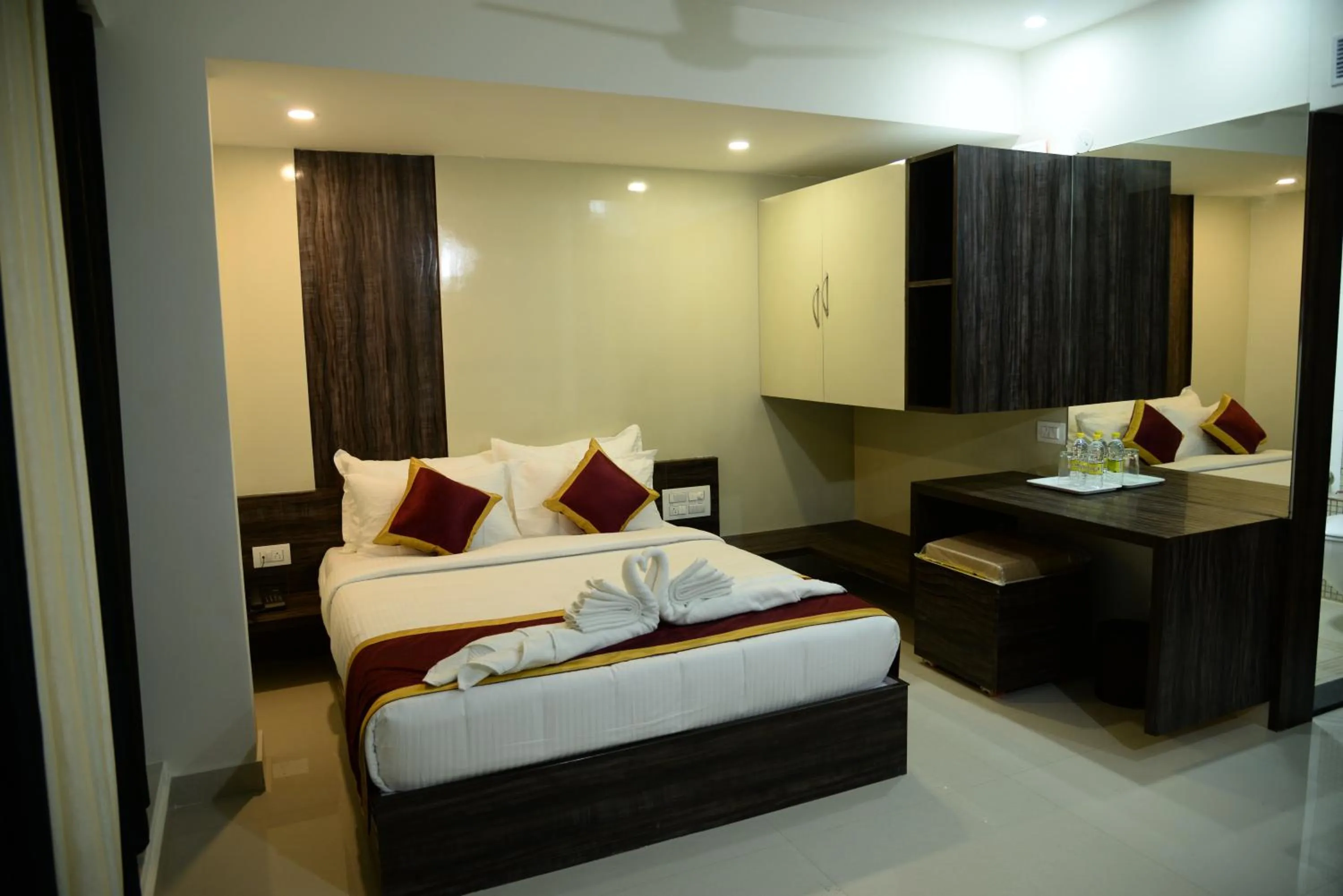 Bed in Miles Inn Hotel