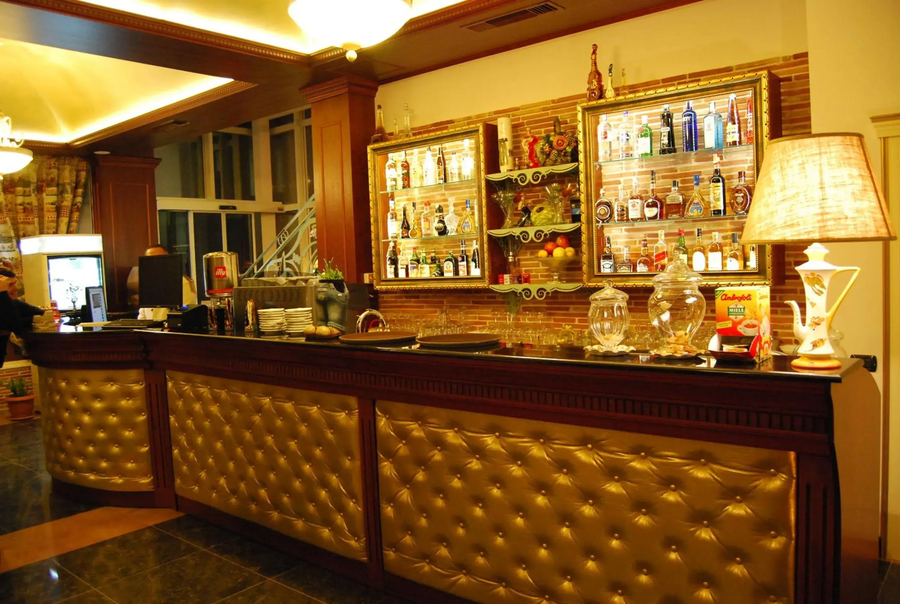 Lounge or bar in 2 KITARRAT Boutique Hotel & SPA Lounge or bar in 2 KITARRAT Boutique Hotel & SPA