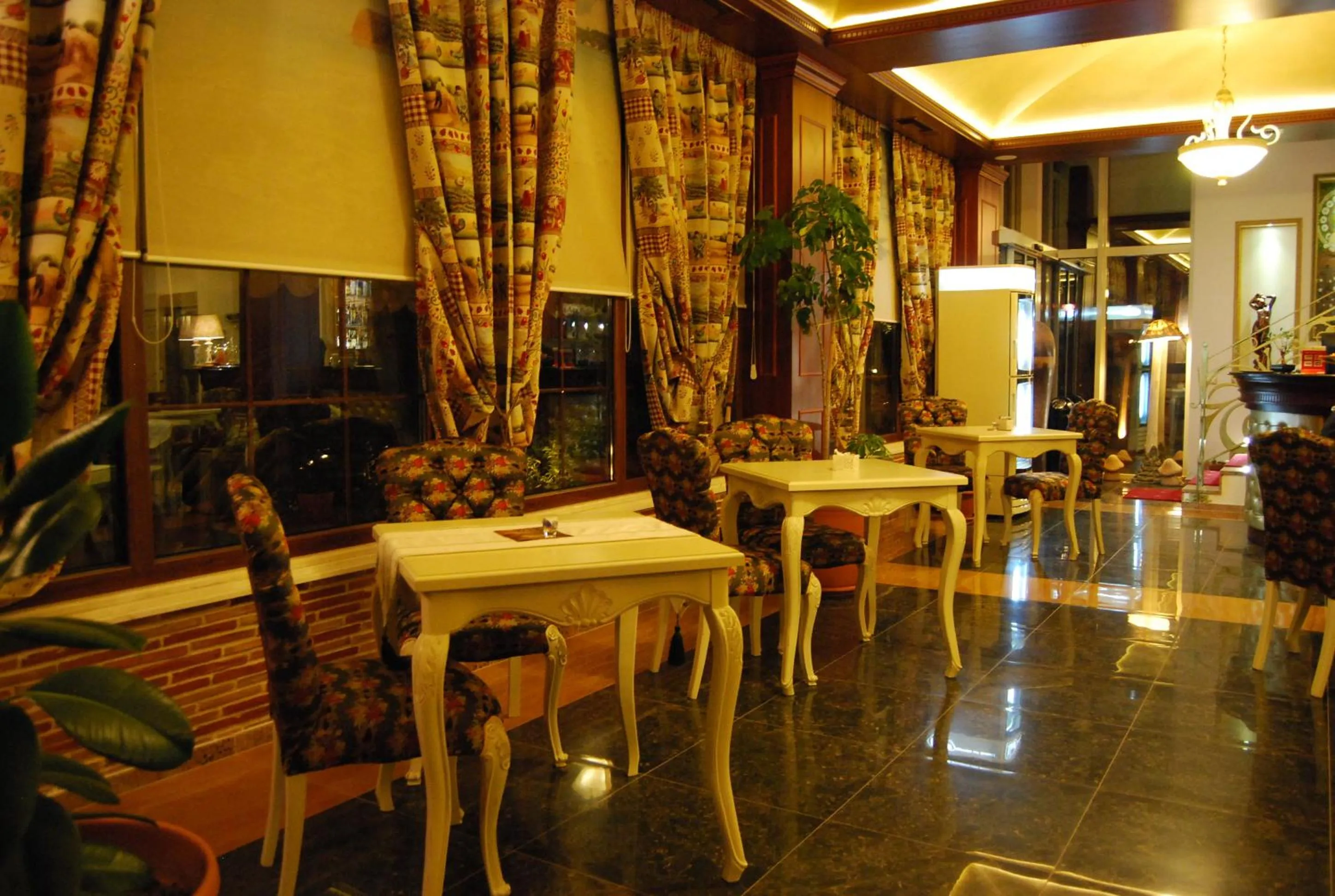 Lounge or bar in 2 KITARRAT Boutique Hotel & SPA