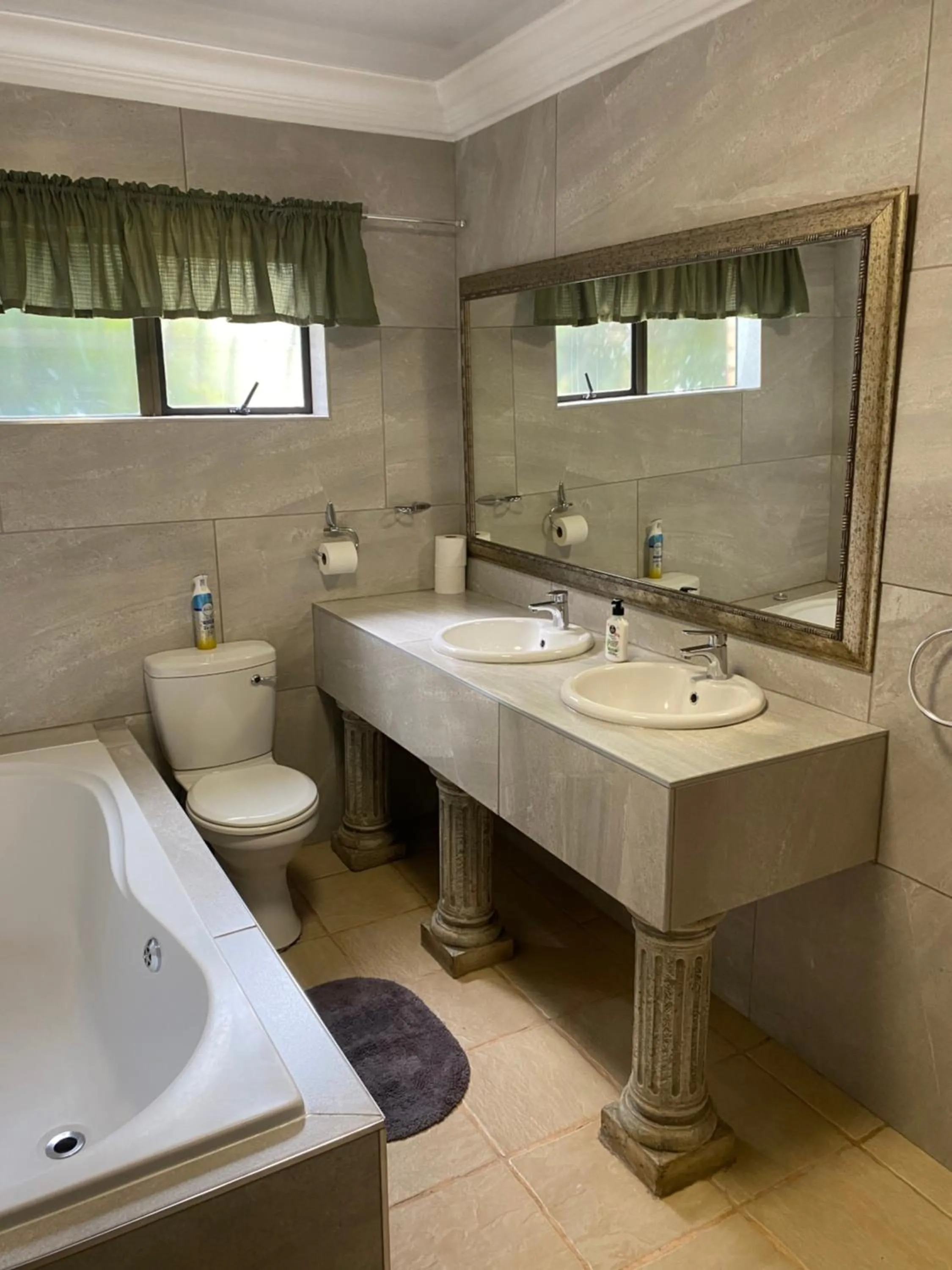 Tamarisk Guest Lodge