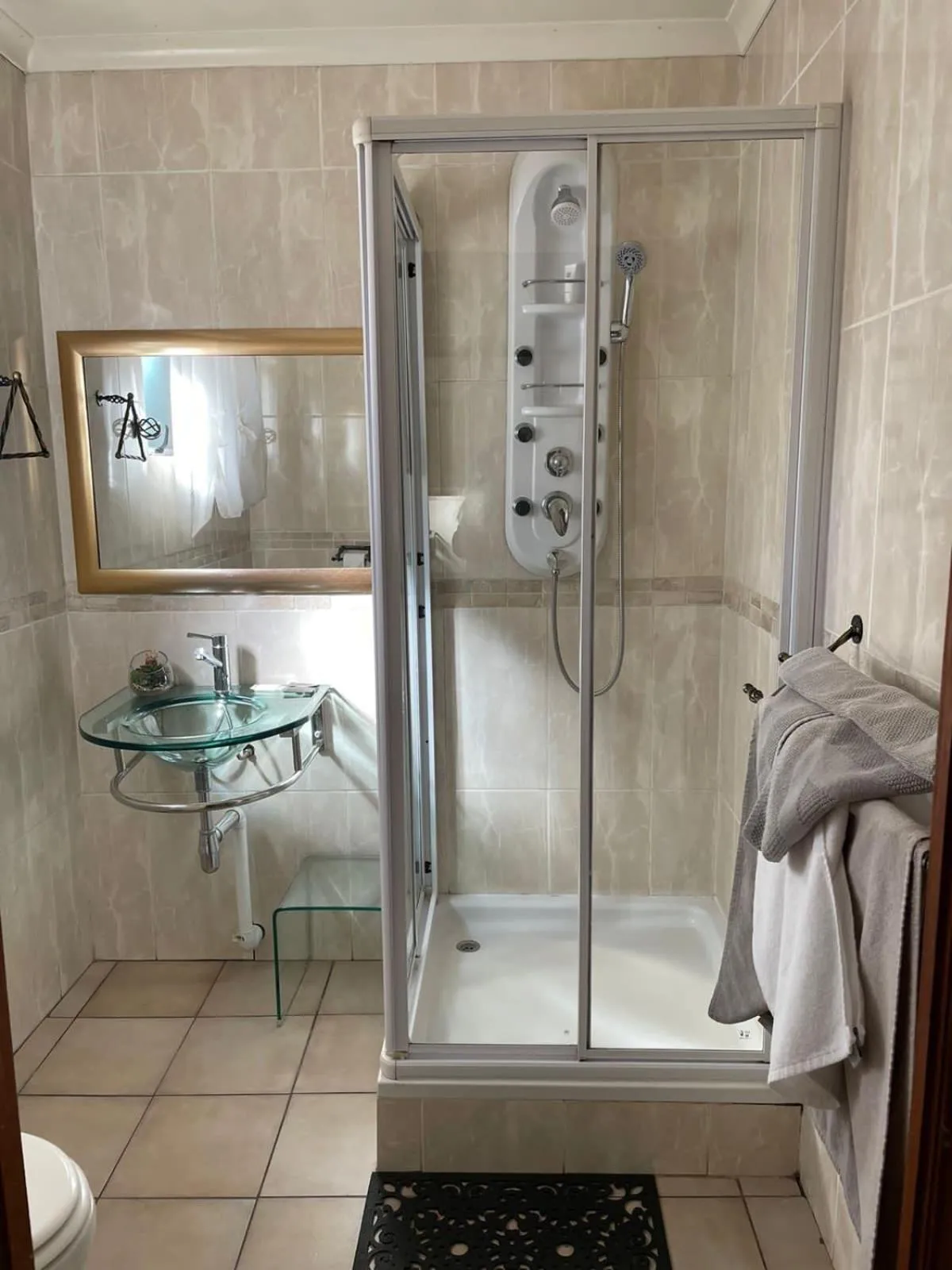 Tamarisk Guest Lodge