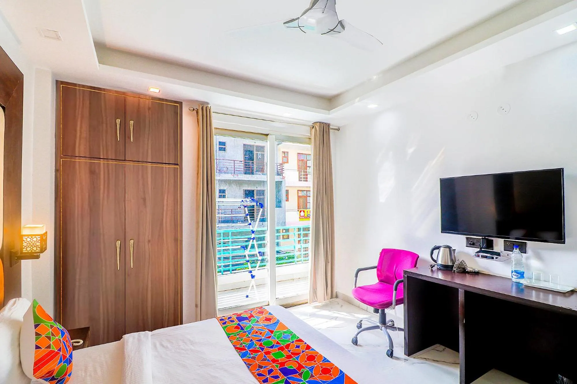 Coffee/tea facilities in FabHotel Kiara The Private Suites