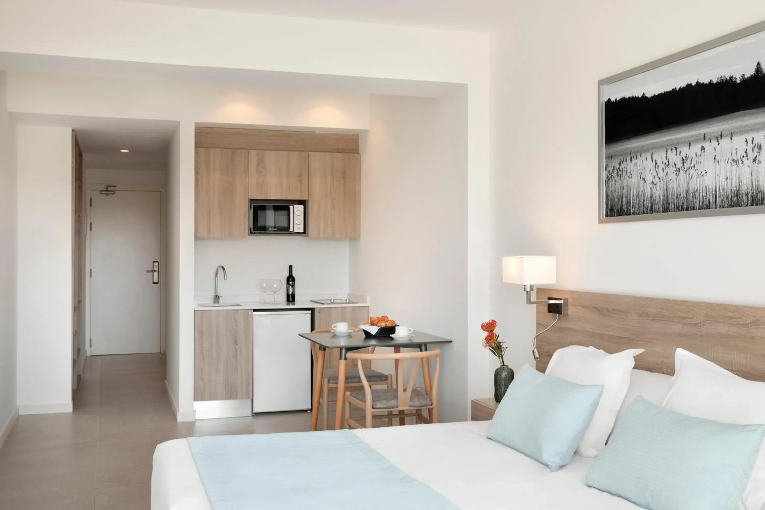 Photo of the whole room, Bed in Aparthotel Marina Drach Photo of the whole room, Bed in Aparthotel Marina Drach