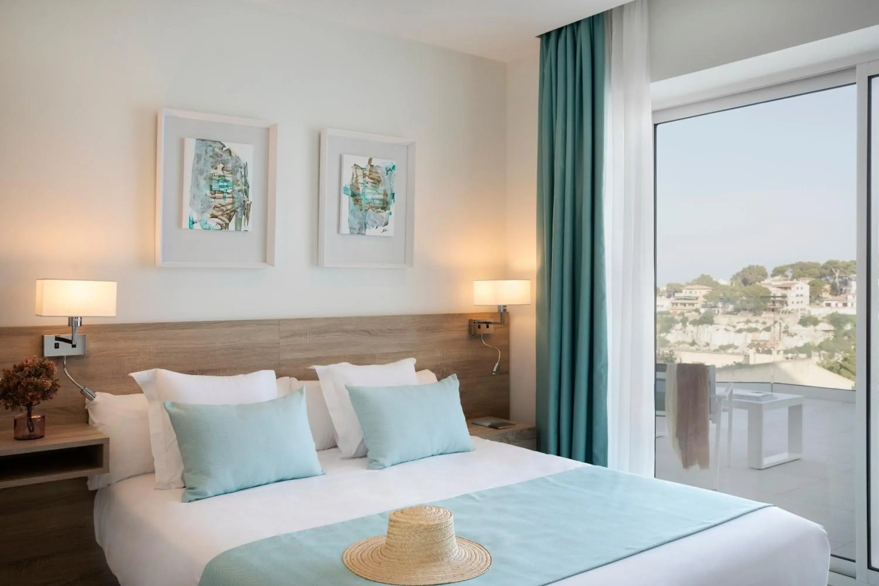 Bedroom, Bed in Aparthotel Marina Drach Bedroom, Bed in Aparthotel Marina Drach