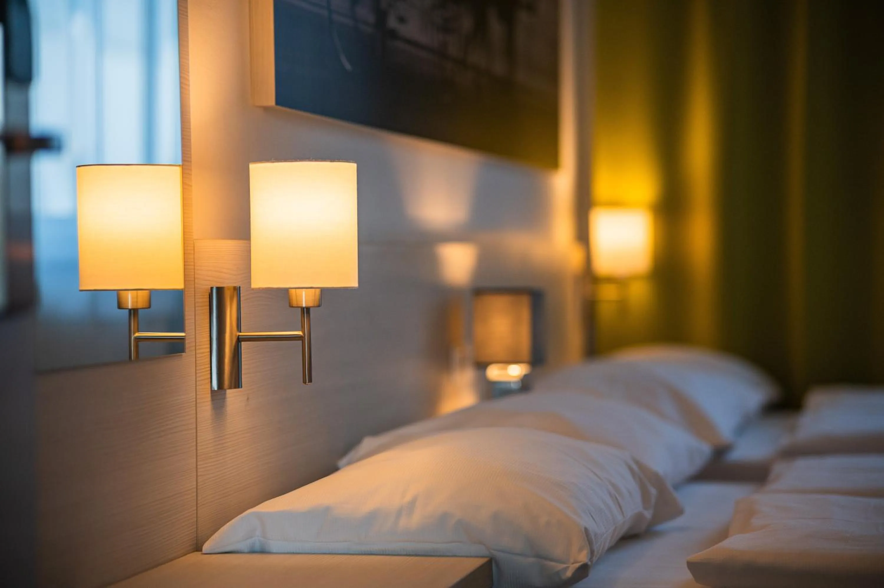 Photo of the whole room, Bed in LifeHotel Vienna Airport